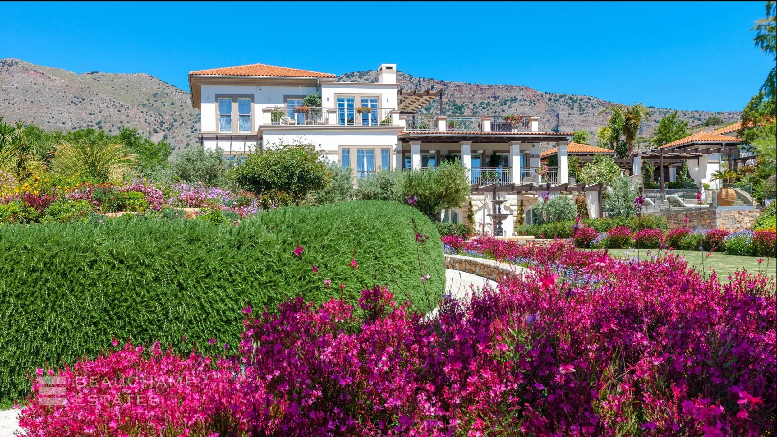 waterfront-villa-in-elounda-myb0376-1.1636.jpg