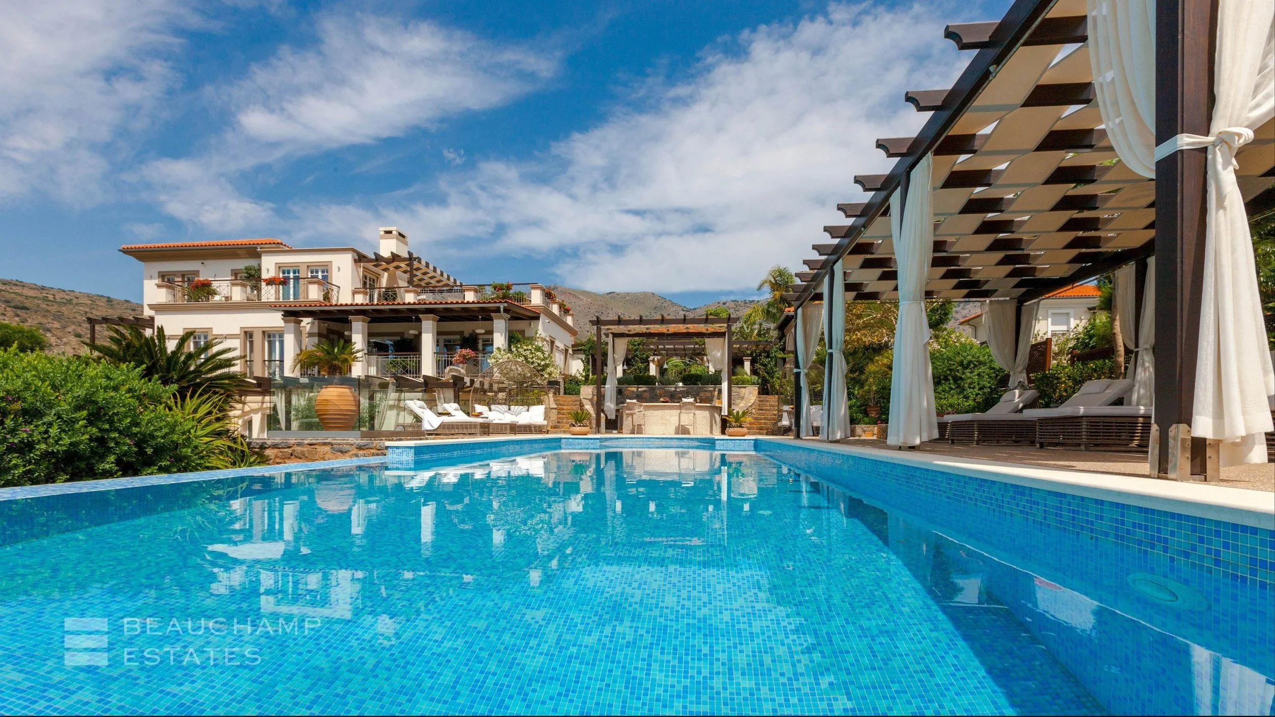waterfront-villa-in-elounda-myb0376-5.1636.jpg