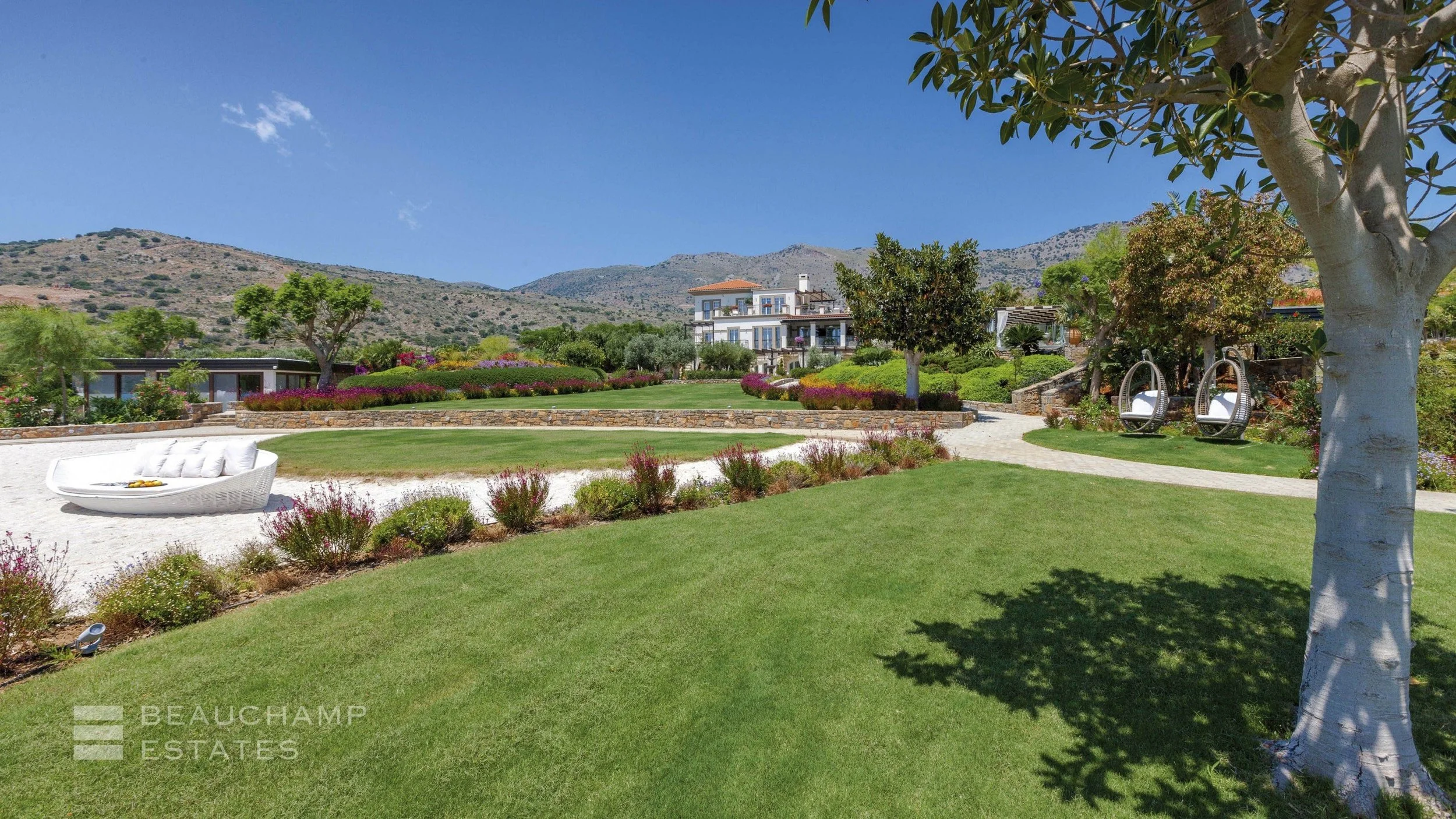 waterfront-villa-in-elounda-myb0376-12.1636.jpg