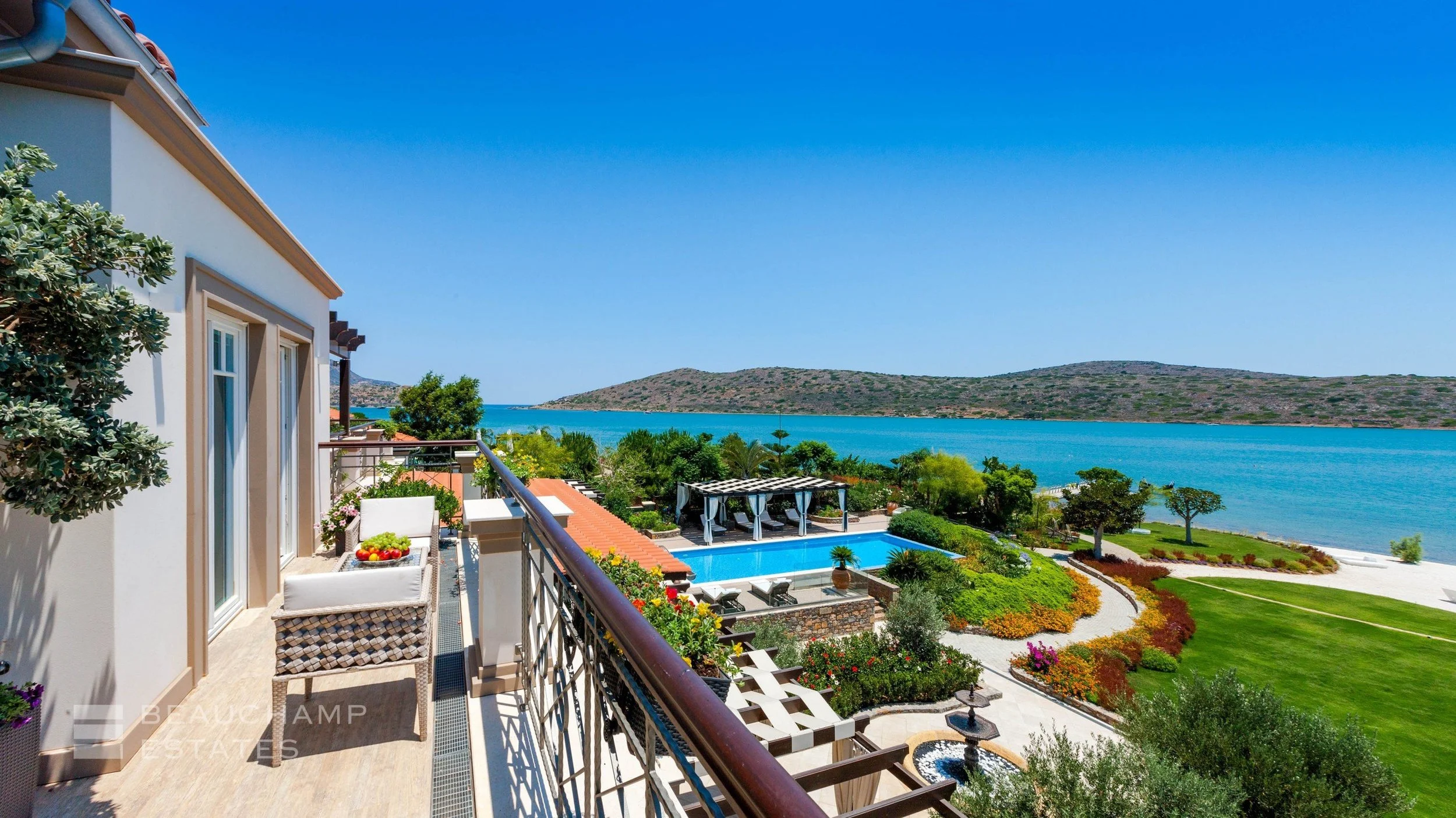 waterfront-villa-in-elounda-myb0376-18.1636.jpg