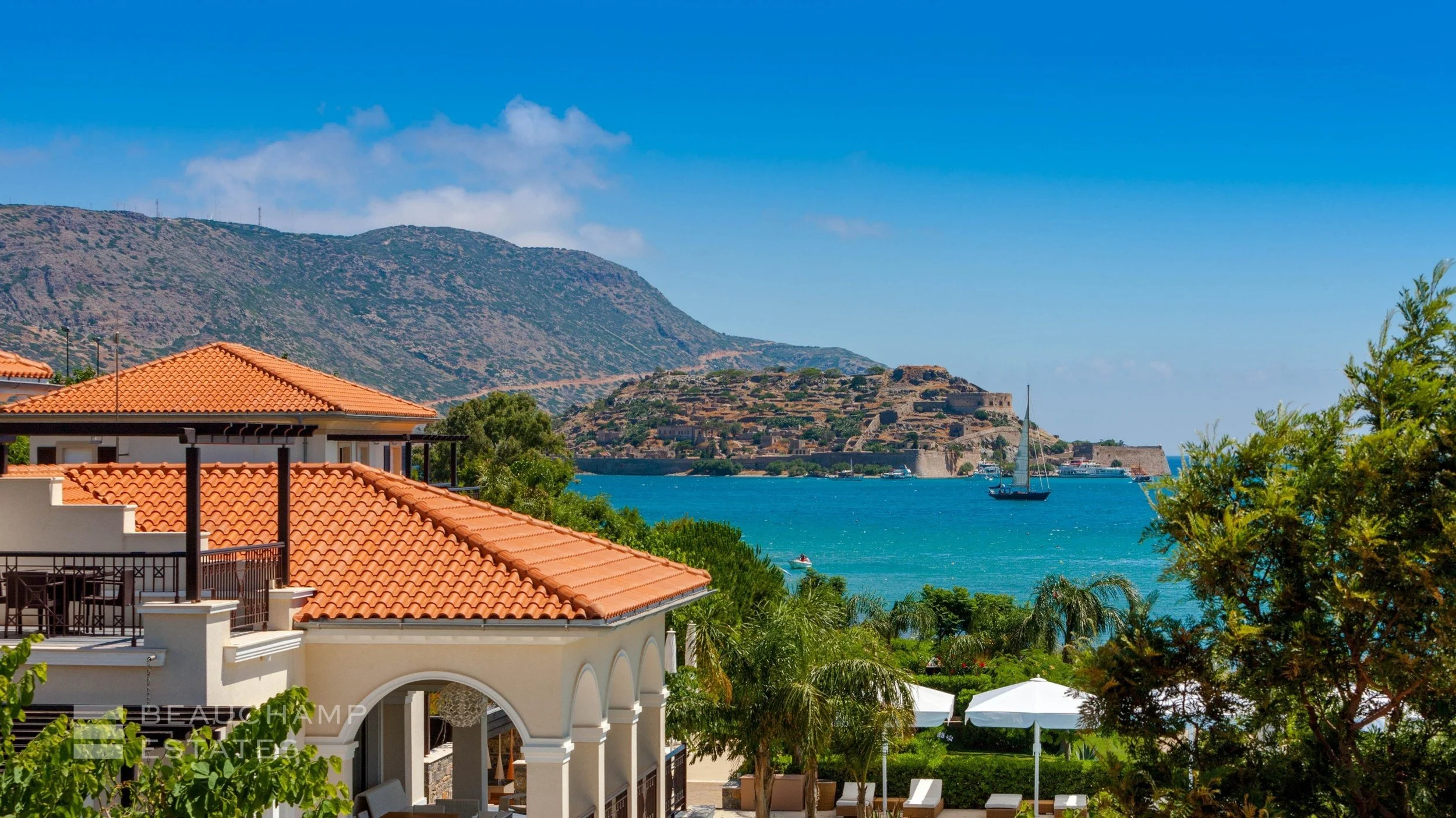 waterfront-villa-in-elounda-myb0376-22.1636.jpg
