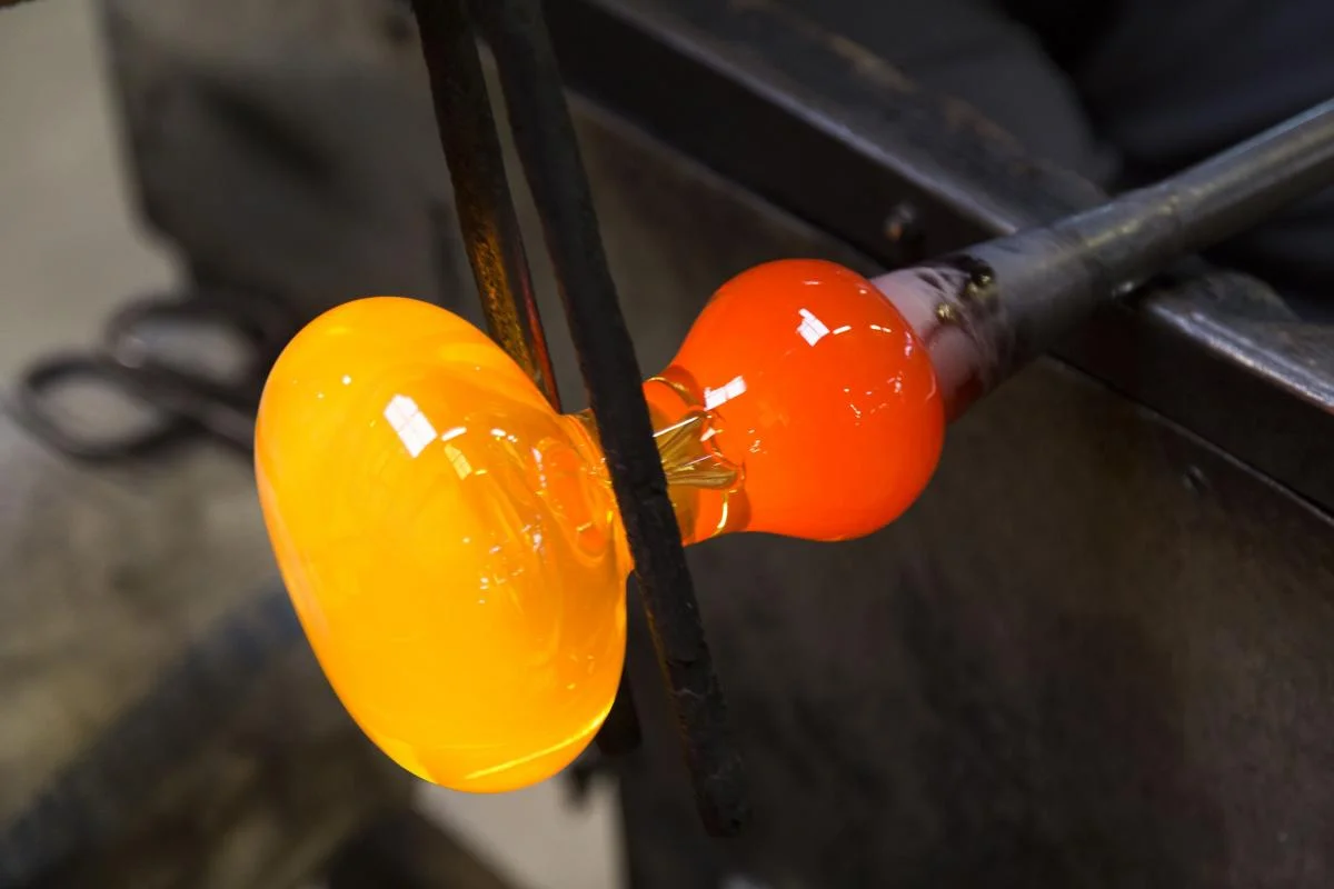 0_72-years-old-decanter-hot-crystal-production.jpg