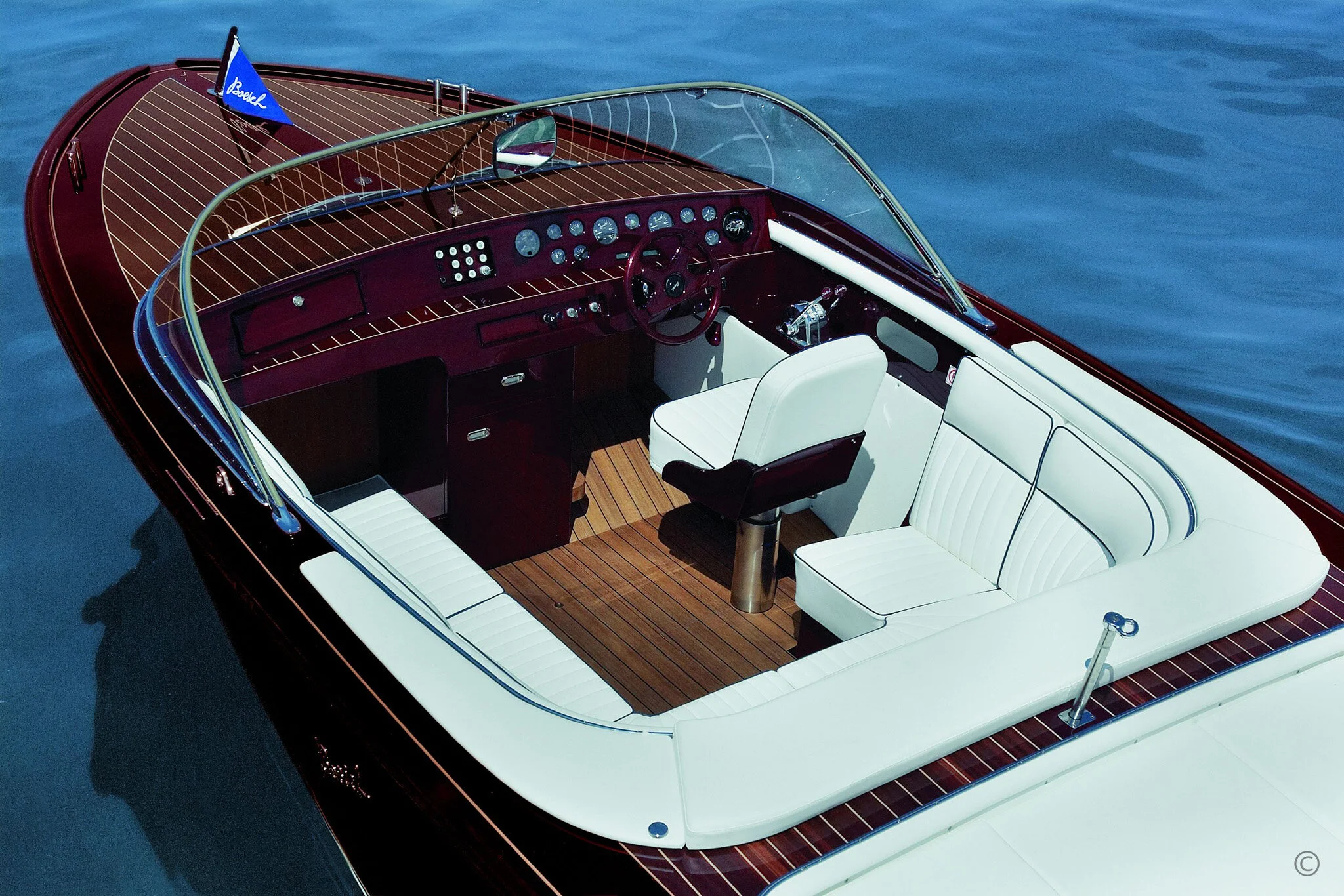 750-cockpit002.jpg