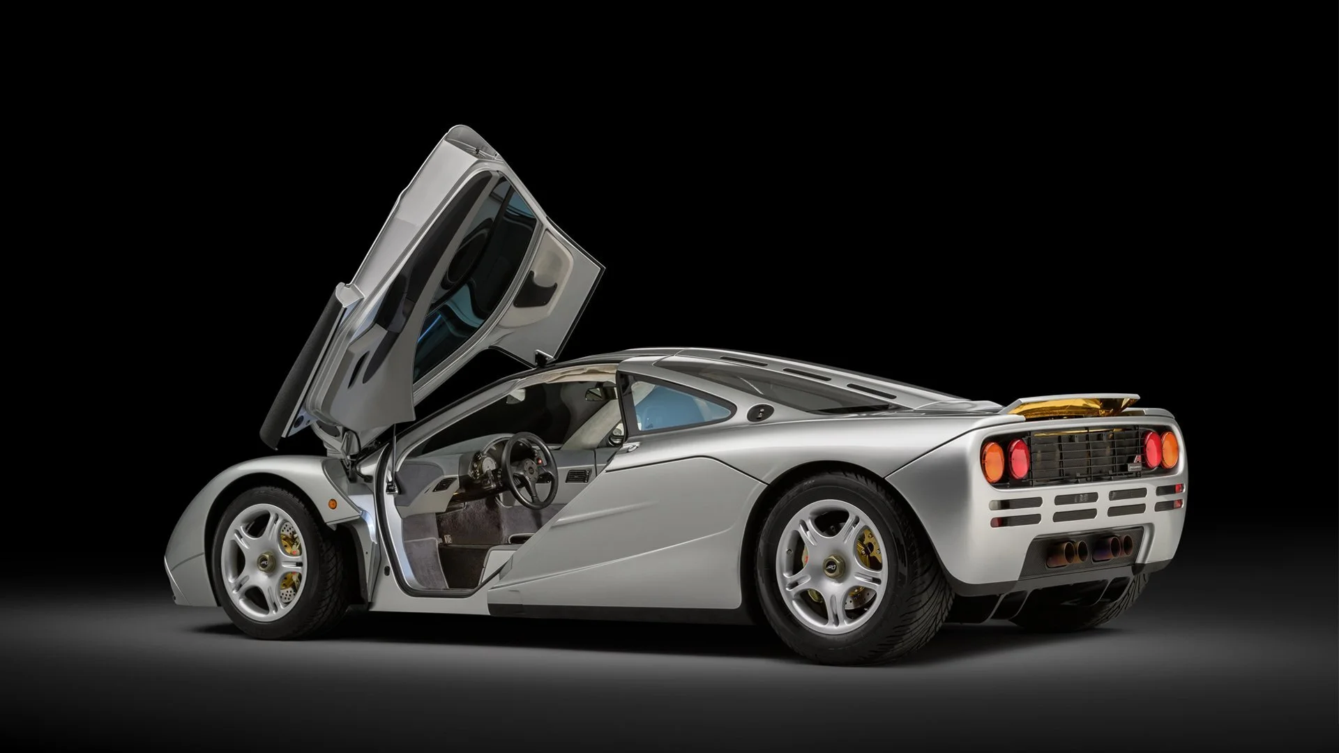McLaren-F1-Restoration-1920x1080.jpg
