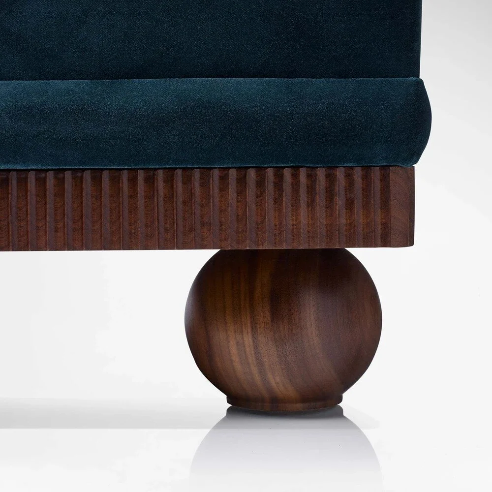 langham_sofa_004_ws_1000x1000.jpg