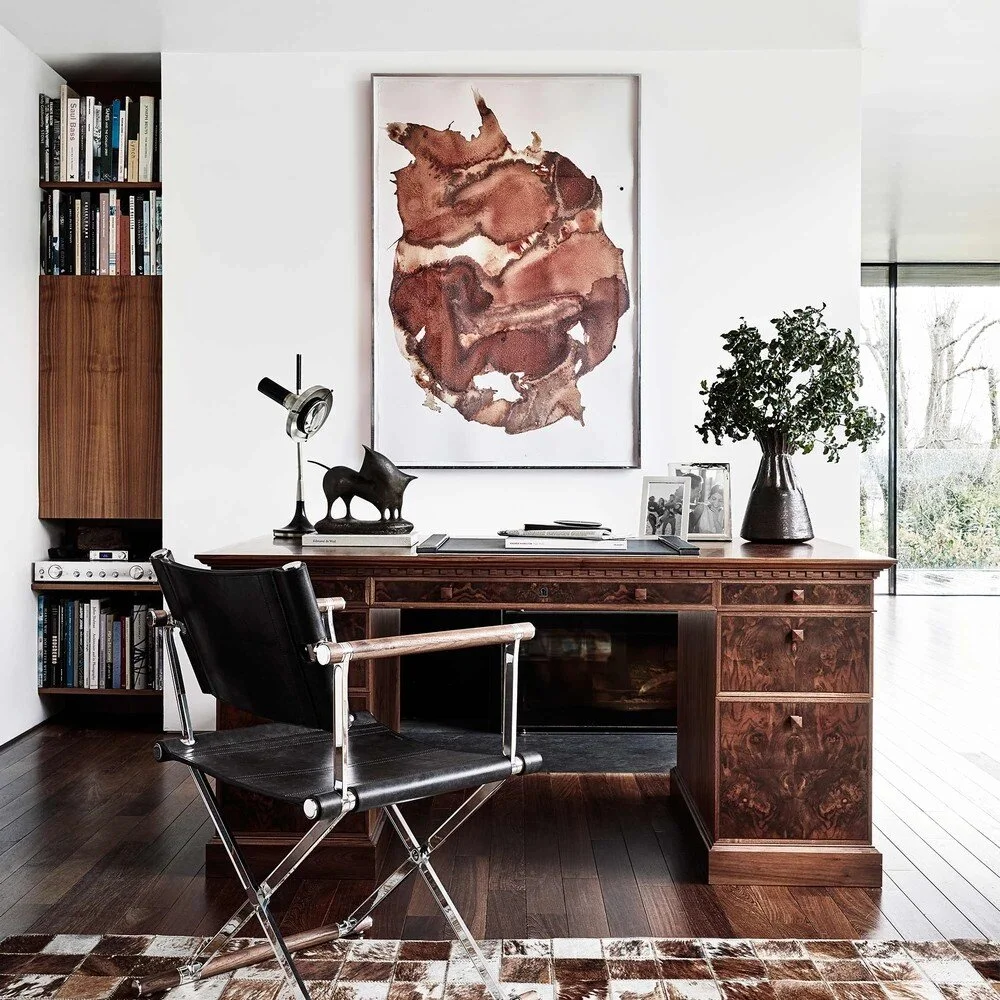 linley_classic_pedestal_desk_001_lifestyle_ws_1000x1000.jpg