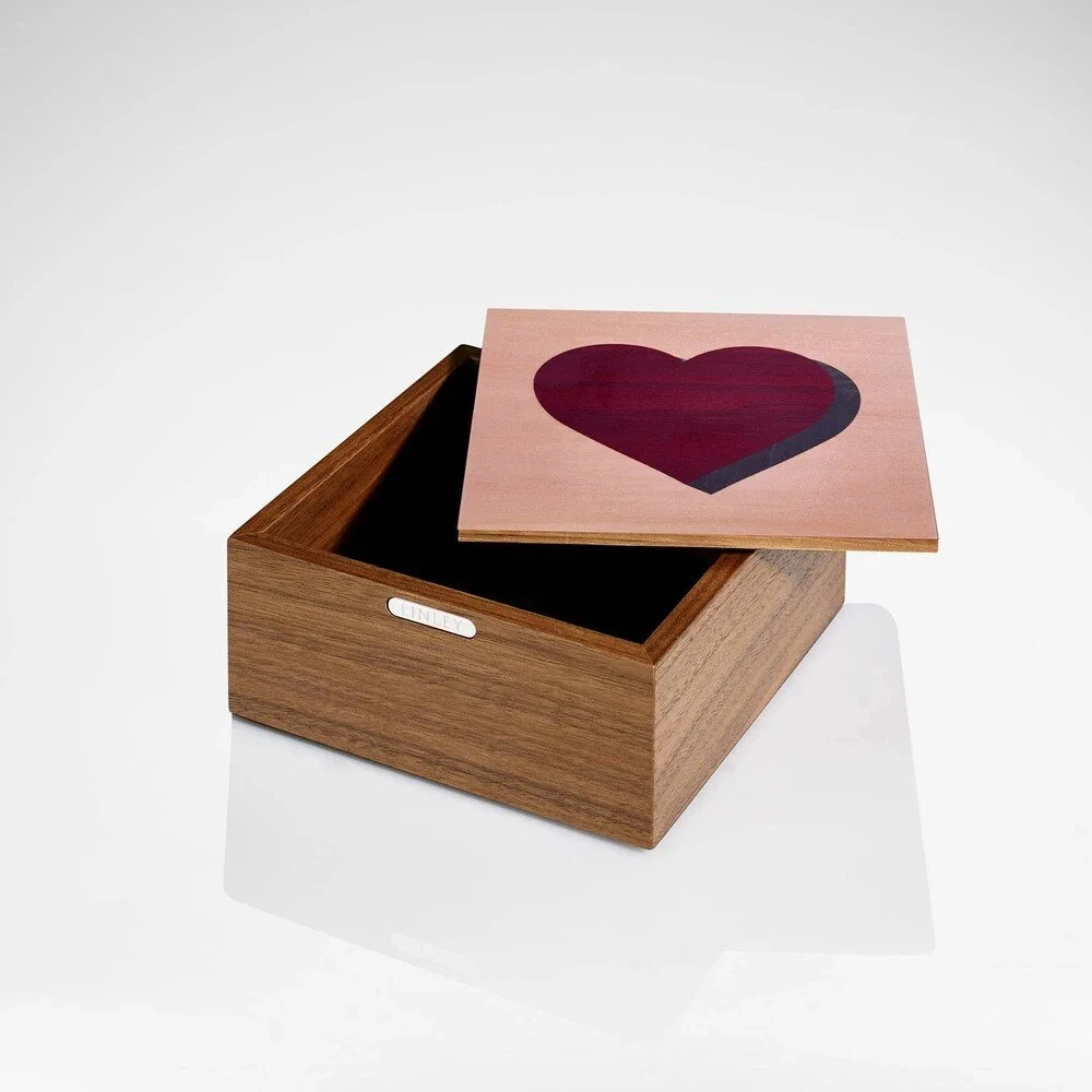 heart_alphabet_box_pink_on_burgundy_002_1000x1000.jpg