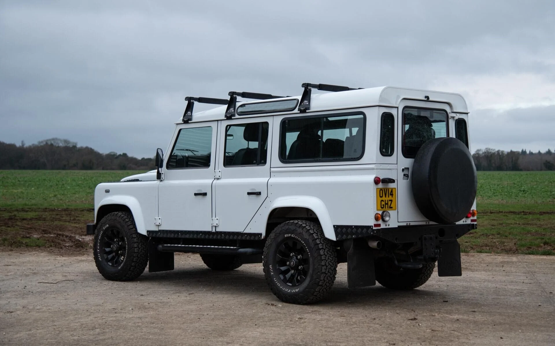 Defender-110-XS-GHZ-2.jpg