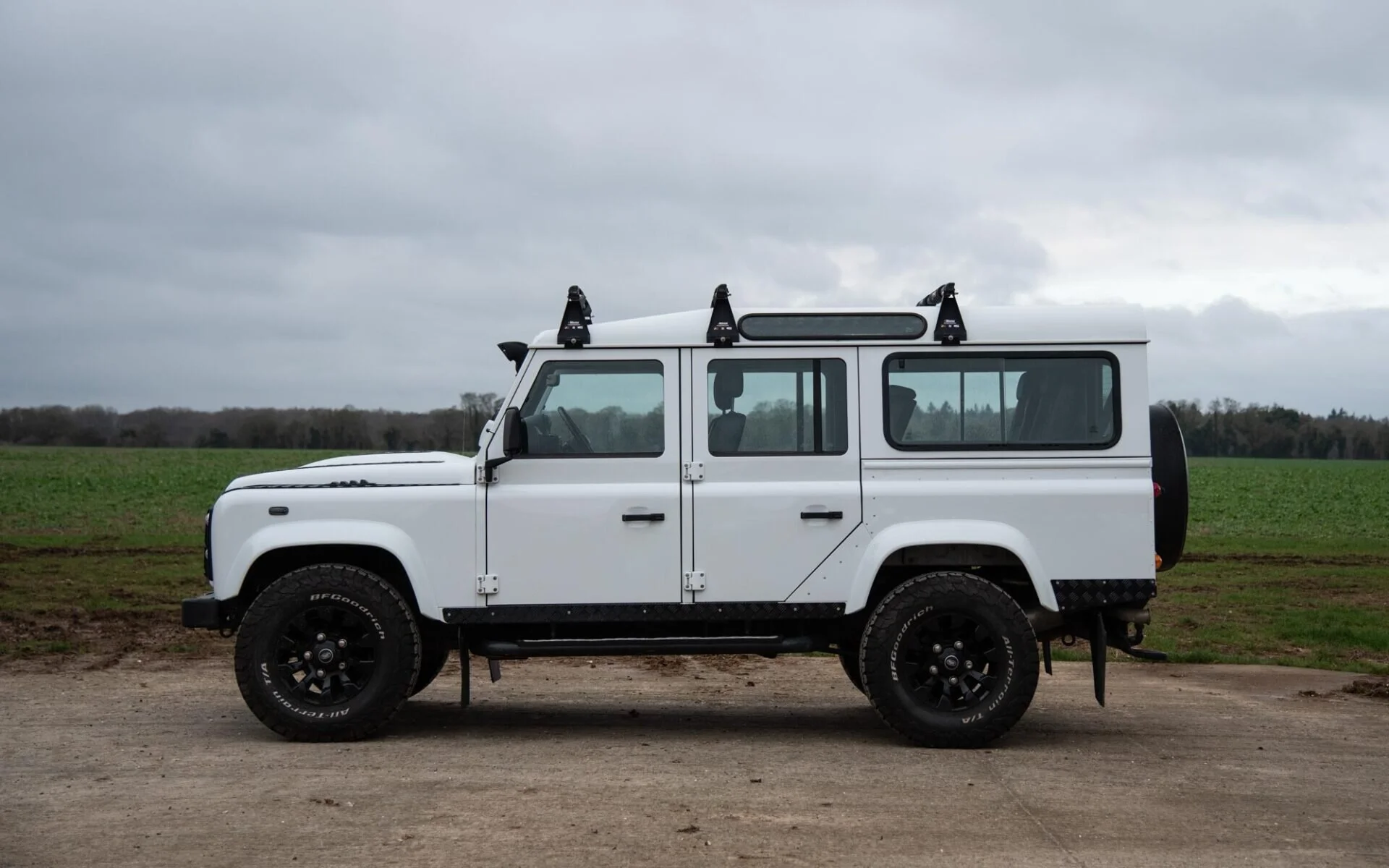 Defender-110-XS-GHZ-5.jpg