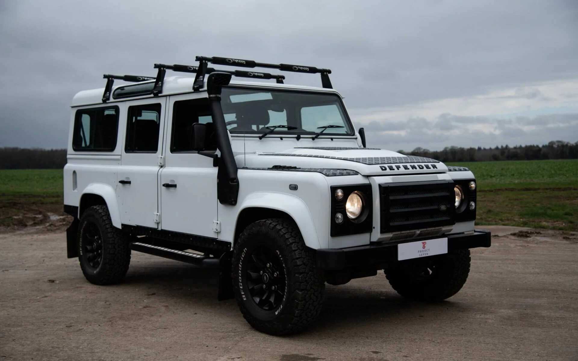 Defender-110-XS-GHZ-16.jpg