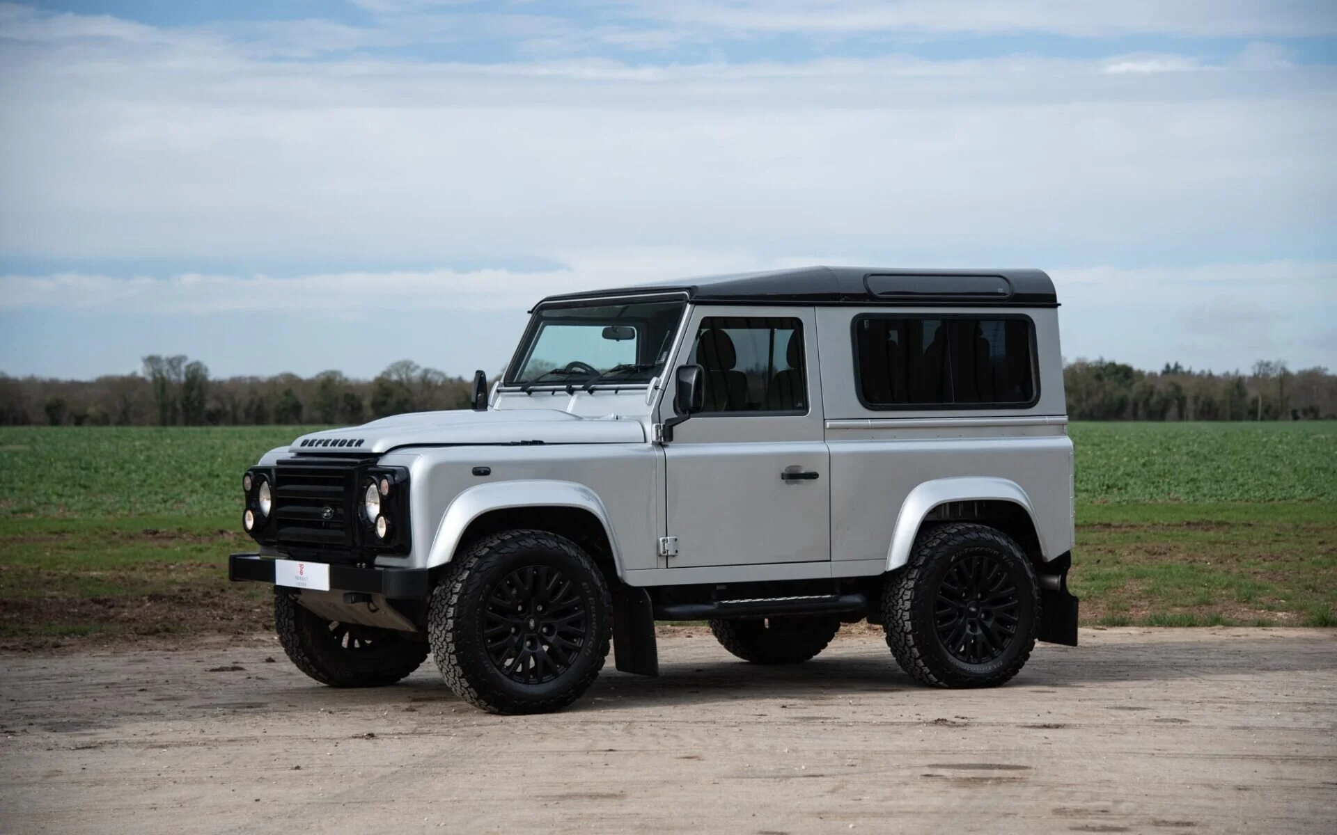 Defender-90-XRG-1.jpg