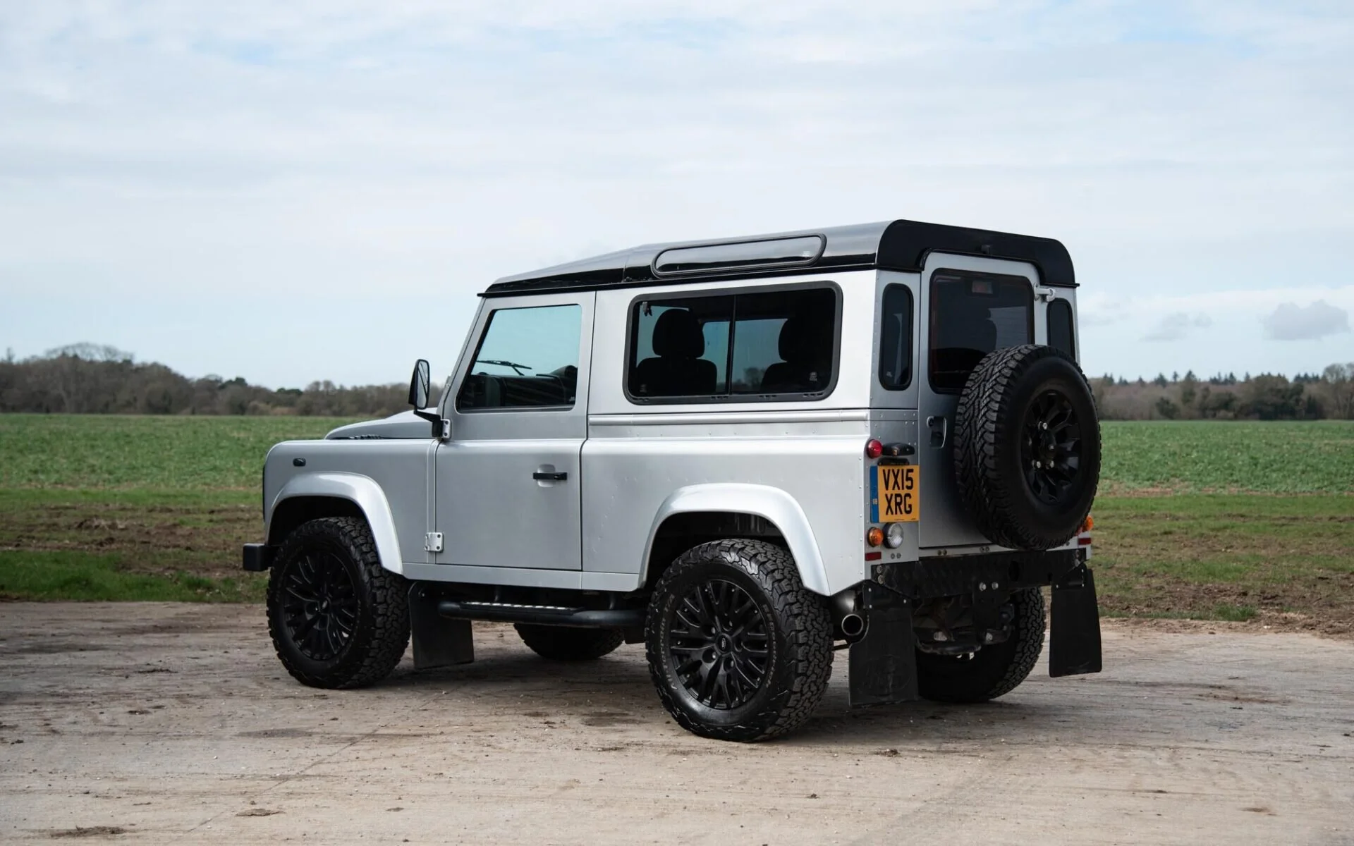 Defender-90-XRG-2.jpg