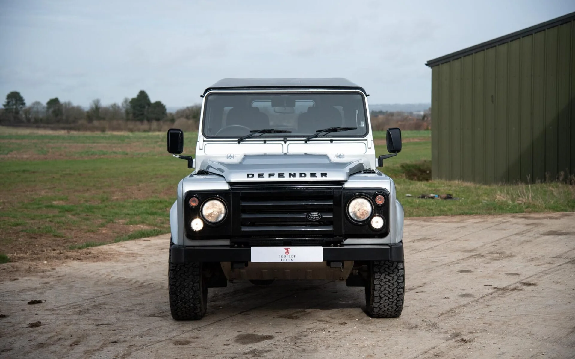 Defender-90-XRG-3.jpg