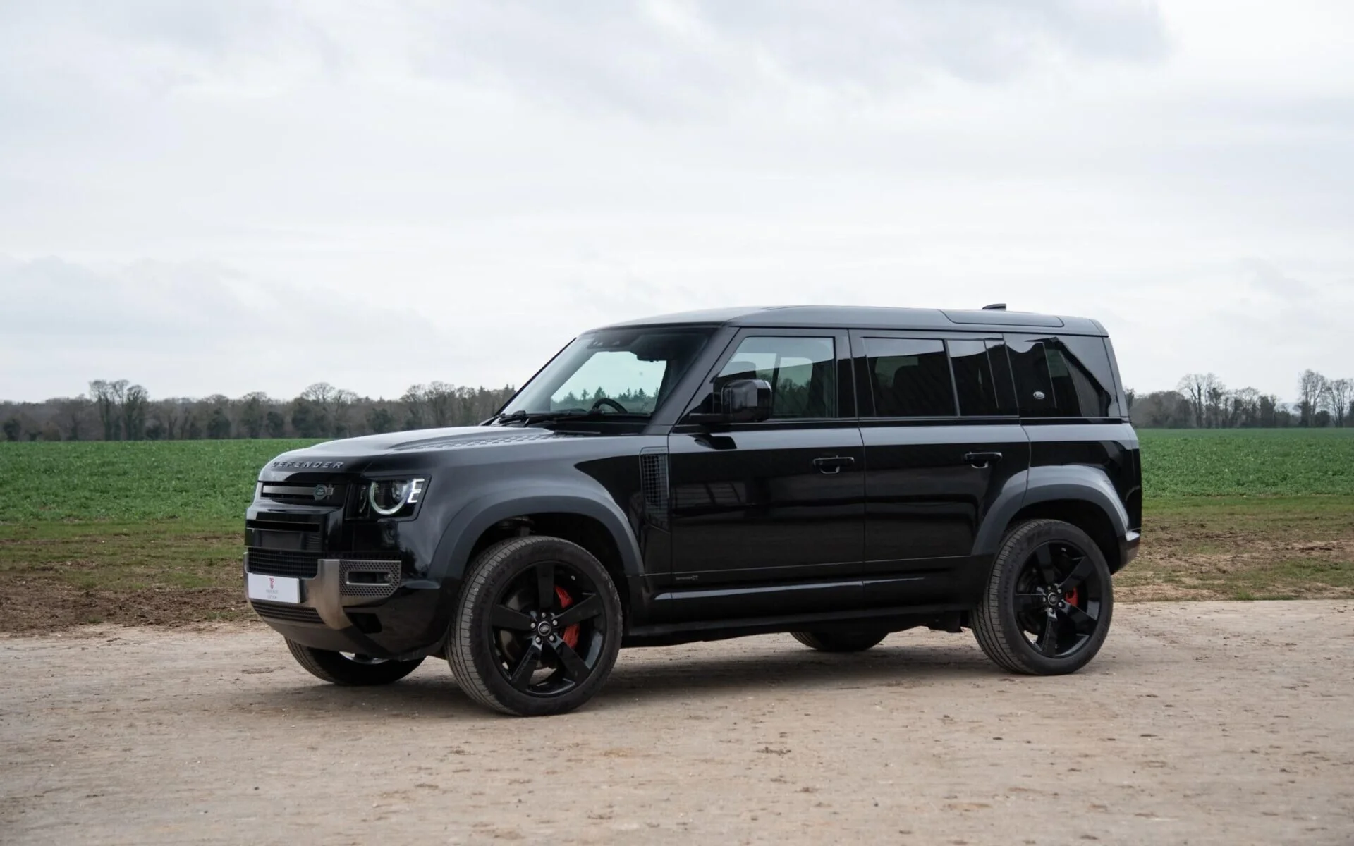 Defender-110-AZW-1.jpg
