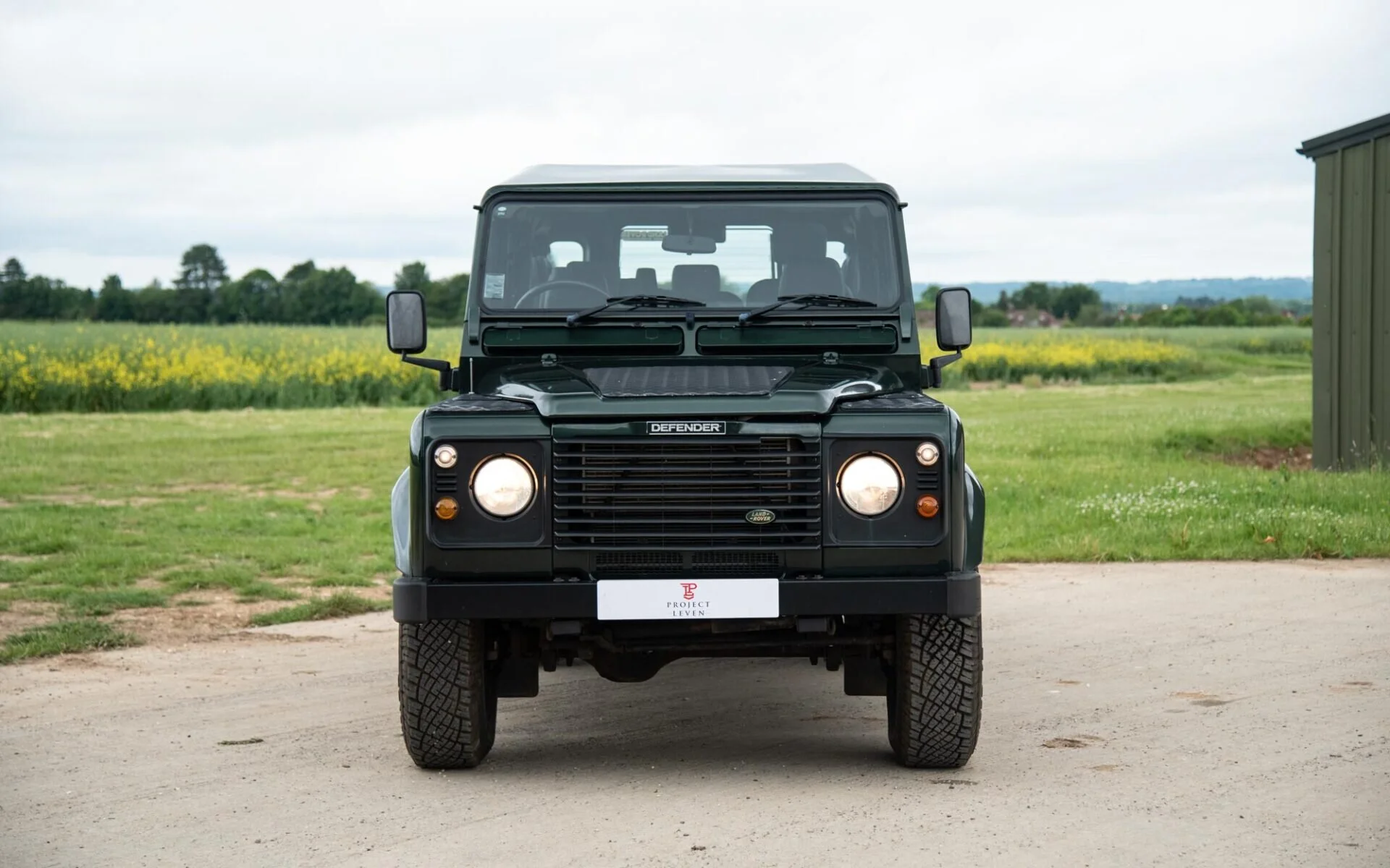 Defender-110-UAY-3.jpg