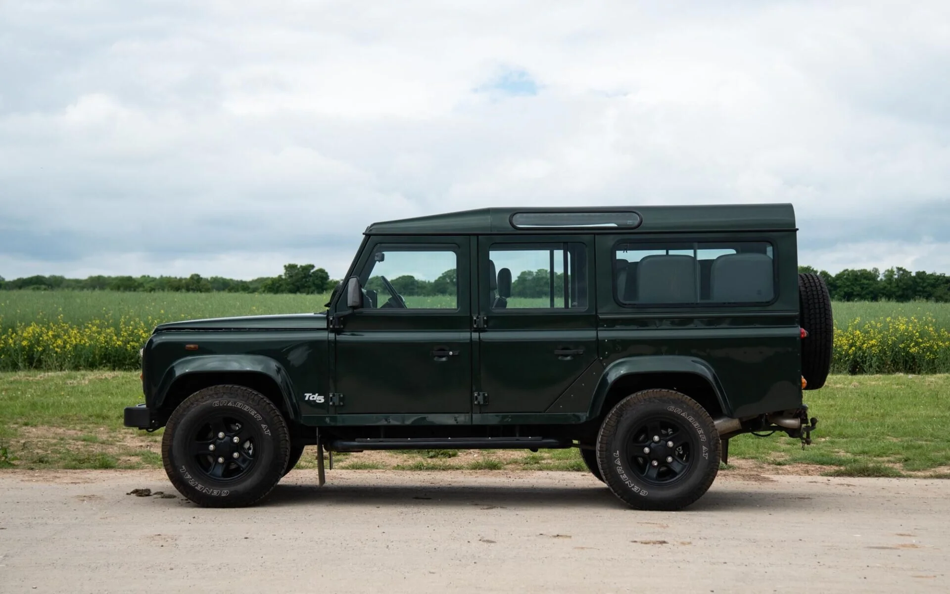 Defender-110-UAY-5.jpg