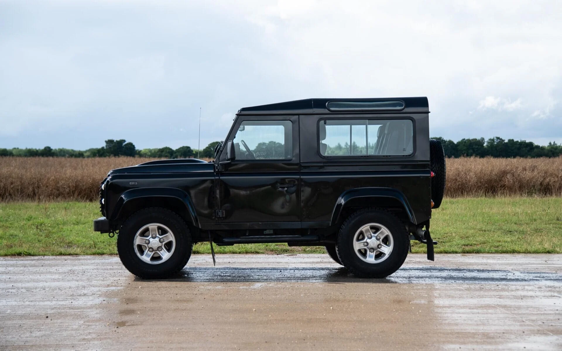 Defender-90-TXP-5.jpg