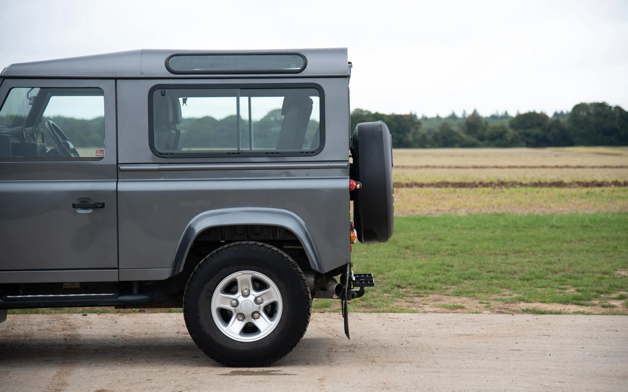 Defender-90-OXN-11.jpg