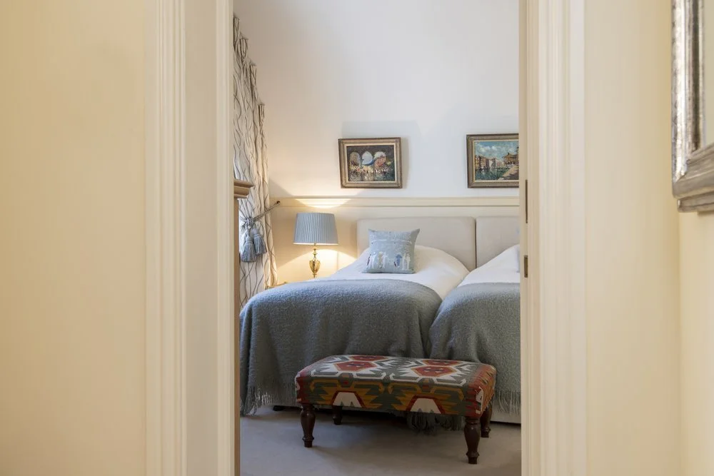 Maskells-+The+Courtyard+House,+60-61+Cheyne+Walk-10_Hi.jpg