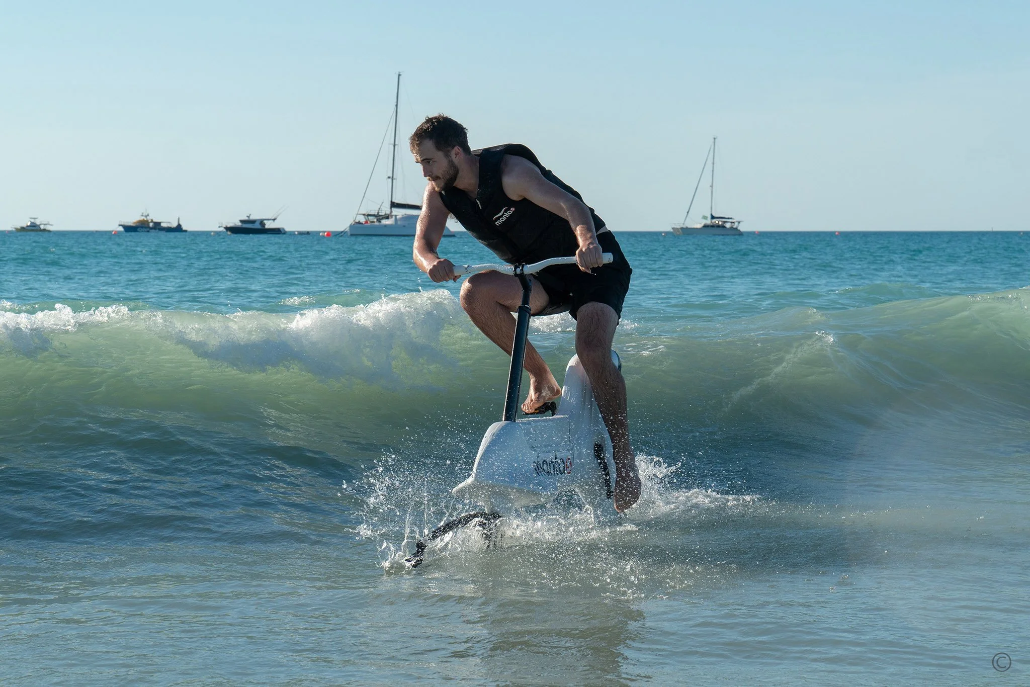Manta5-XE-1-Hydrofoil-Bike-9.jpg