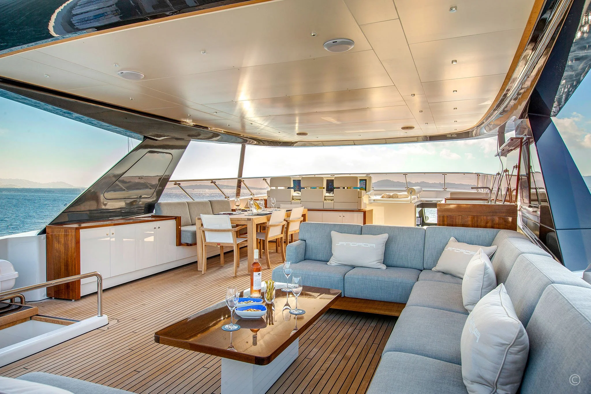 Van-der-Valk-Raised-Pilothouse-32m-6.jpg