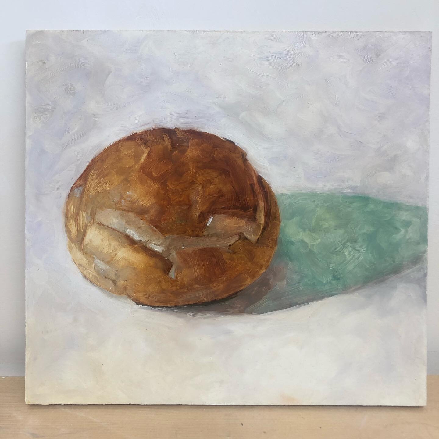 This loaf is one of my favorites from a still life series I did early on. I painted it from life. I put the bread on top of a white board&hellip;which I now realize it&rsquo;s exactly what I&rsquo;m doing in the flower paintings. 🤦🏼&zwj;♂️
It&rsquo