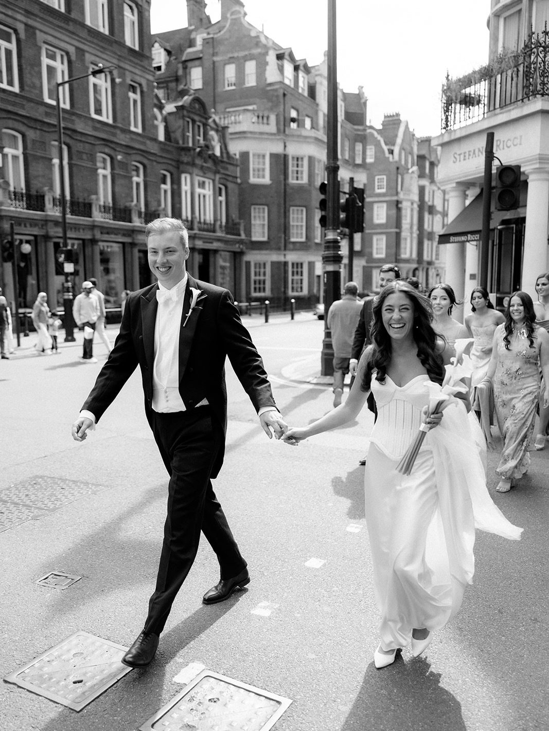 From a stop at the pub and a traditional London bus ride, to celebrating beneath the magnificent architecture of the Natural History Museum, every detail made this wedding feel unique.

With friends and family travelling from around the world to be t