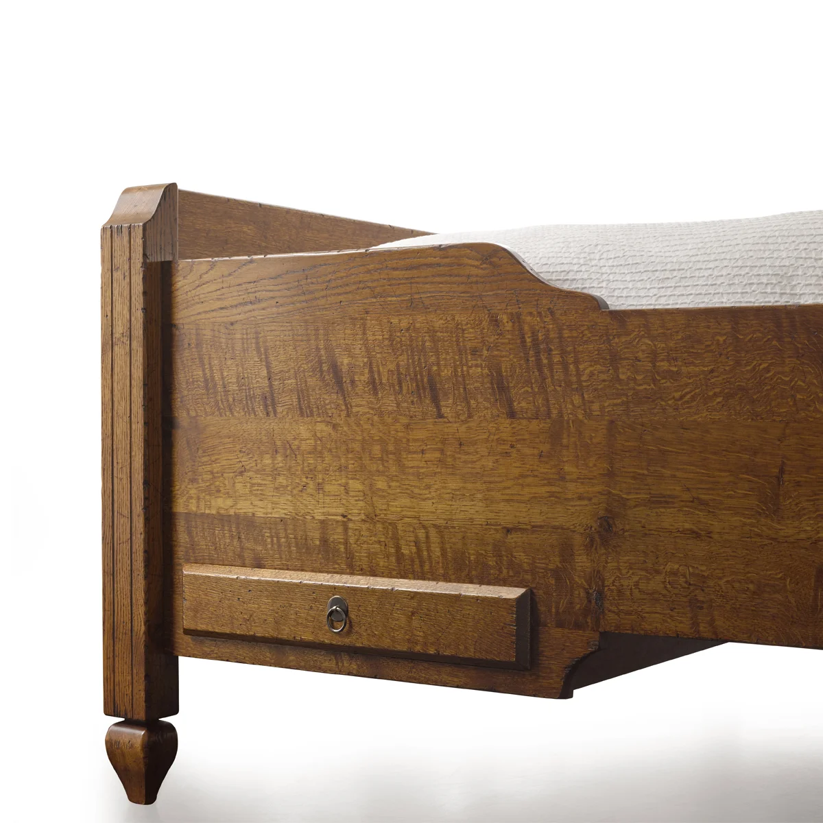 King-Swedish-Bed-detail_Web.jpg