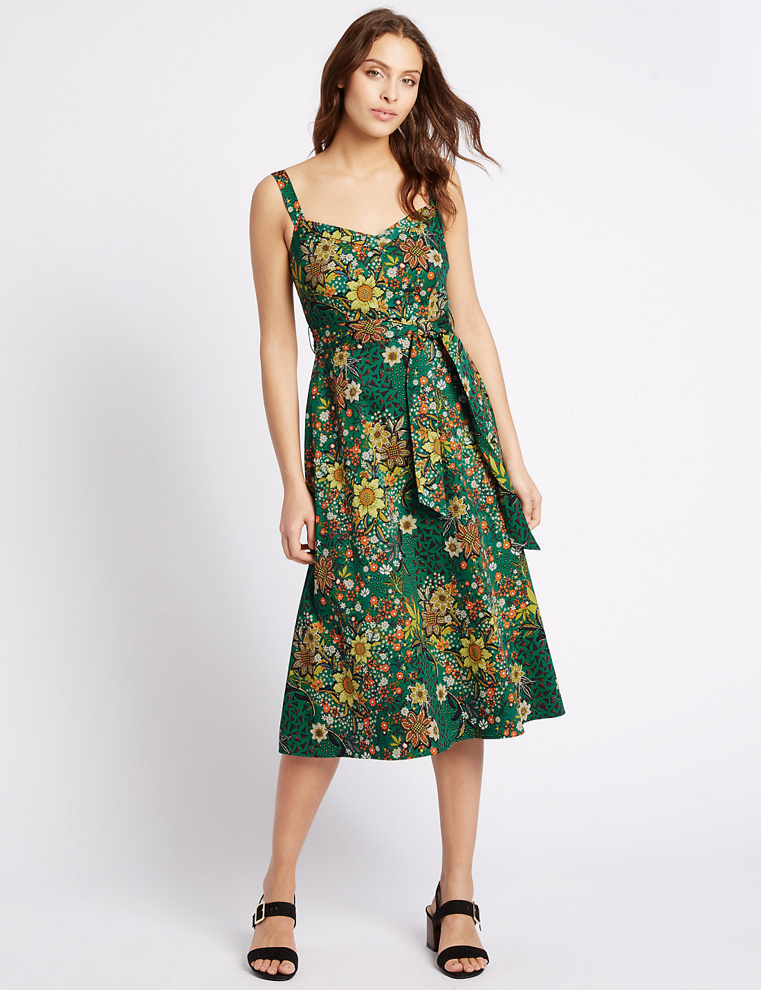M&S £55.00 such a cute dress. Reminds me of something from A Roman Holiday, you can really dress this up and run with a 50s vibe or keep it low key and natural for a casual wedding. 
