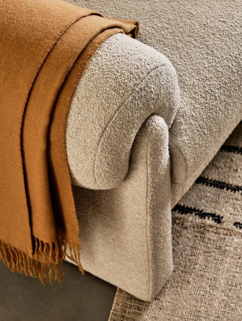 I absolutely adore the Maria throw! Introducing the Maria throw! Crafted from 100% alpaca wool, Maria is designed to envelop you in softness. Its charming fringe detail at the edges adds a touch of elegance, reminiscent of the cozy textiles found in 