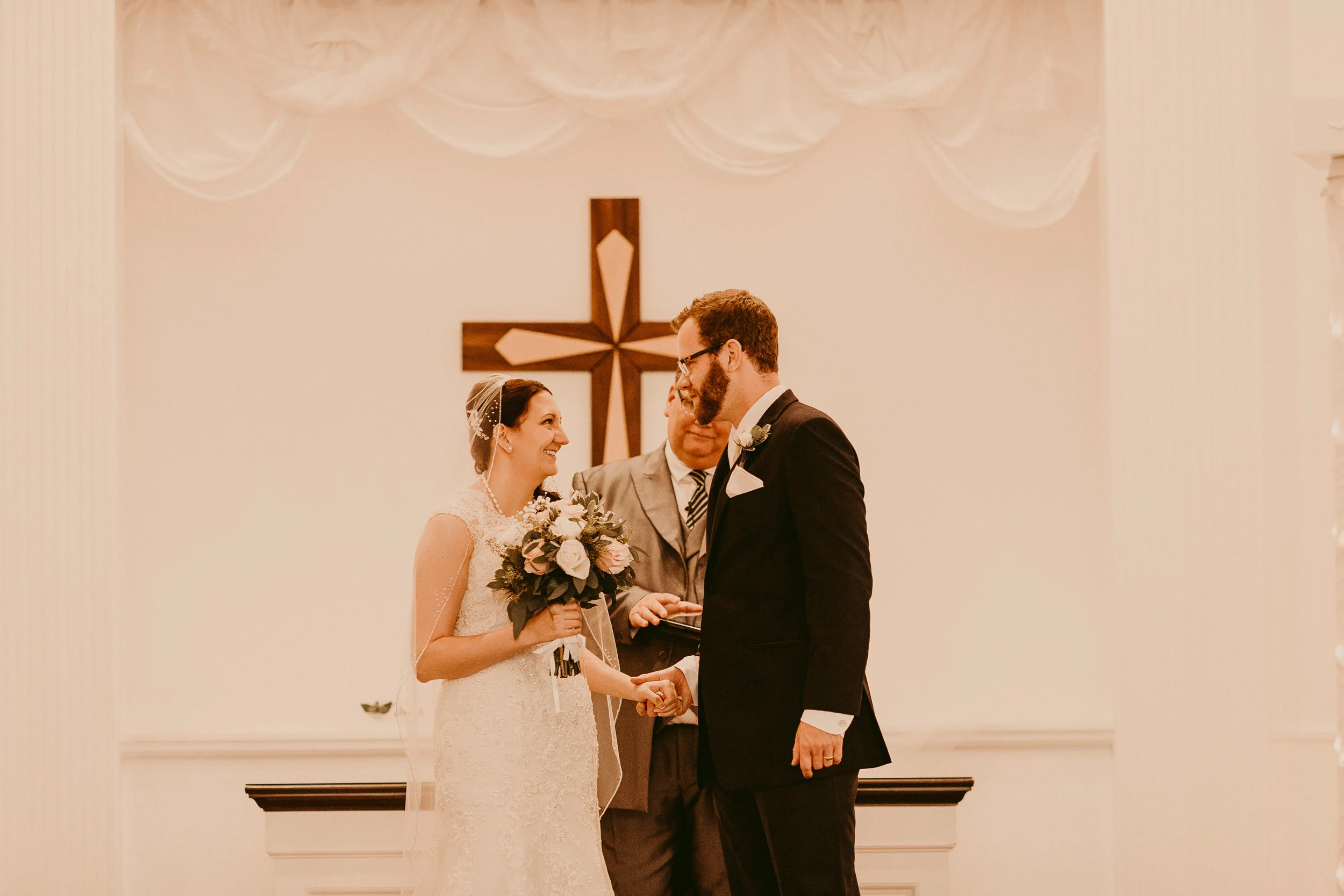 Romantic Appleton Wedding 16.jpg