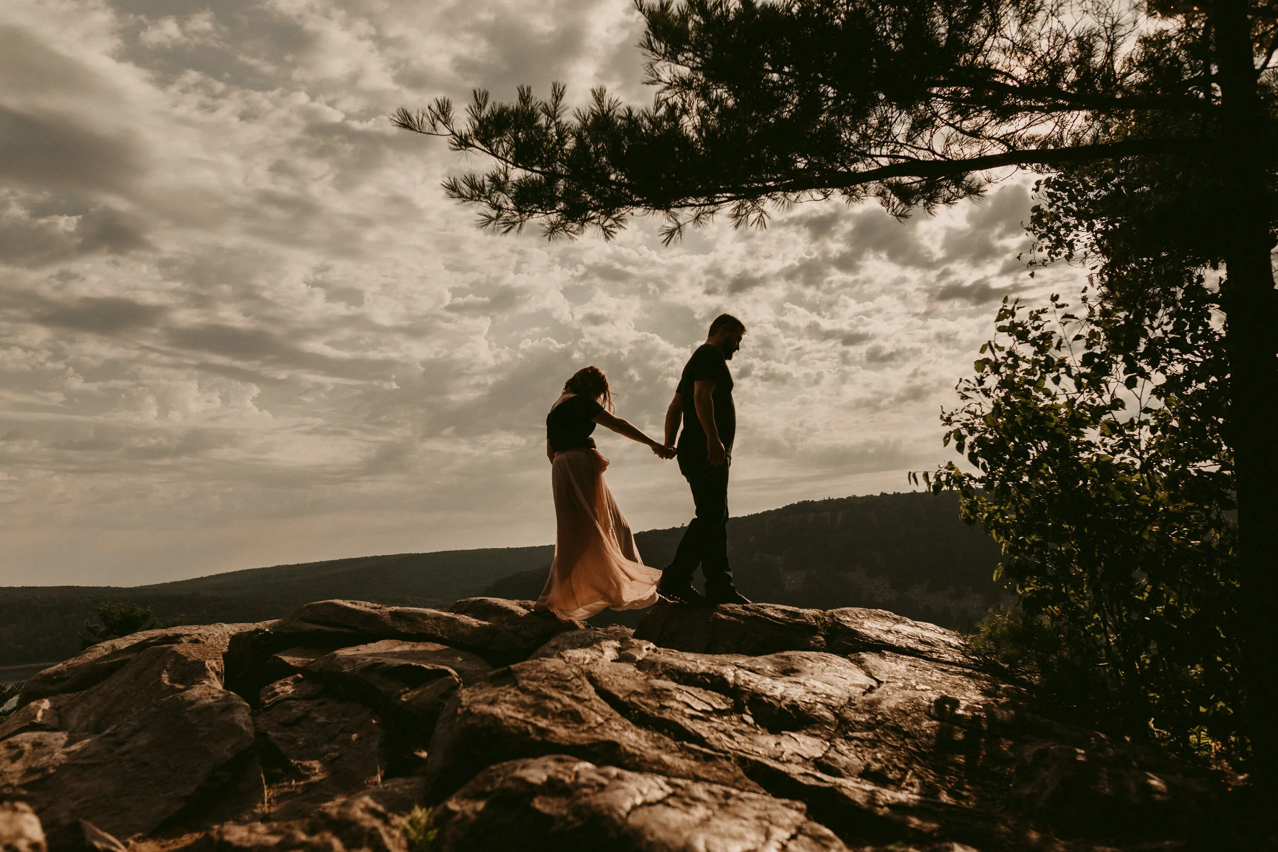 Devil's-Lake-Wisconsin-Engagement-Session-water-couple-session-3.jpg