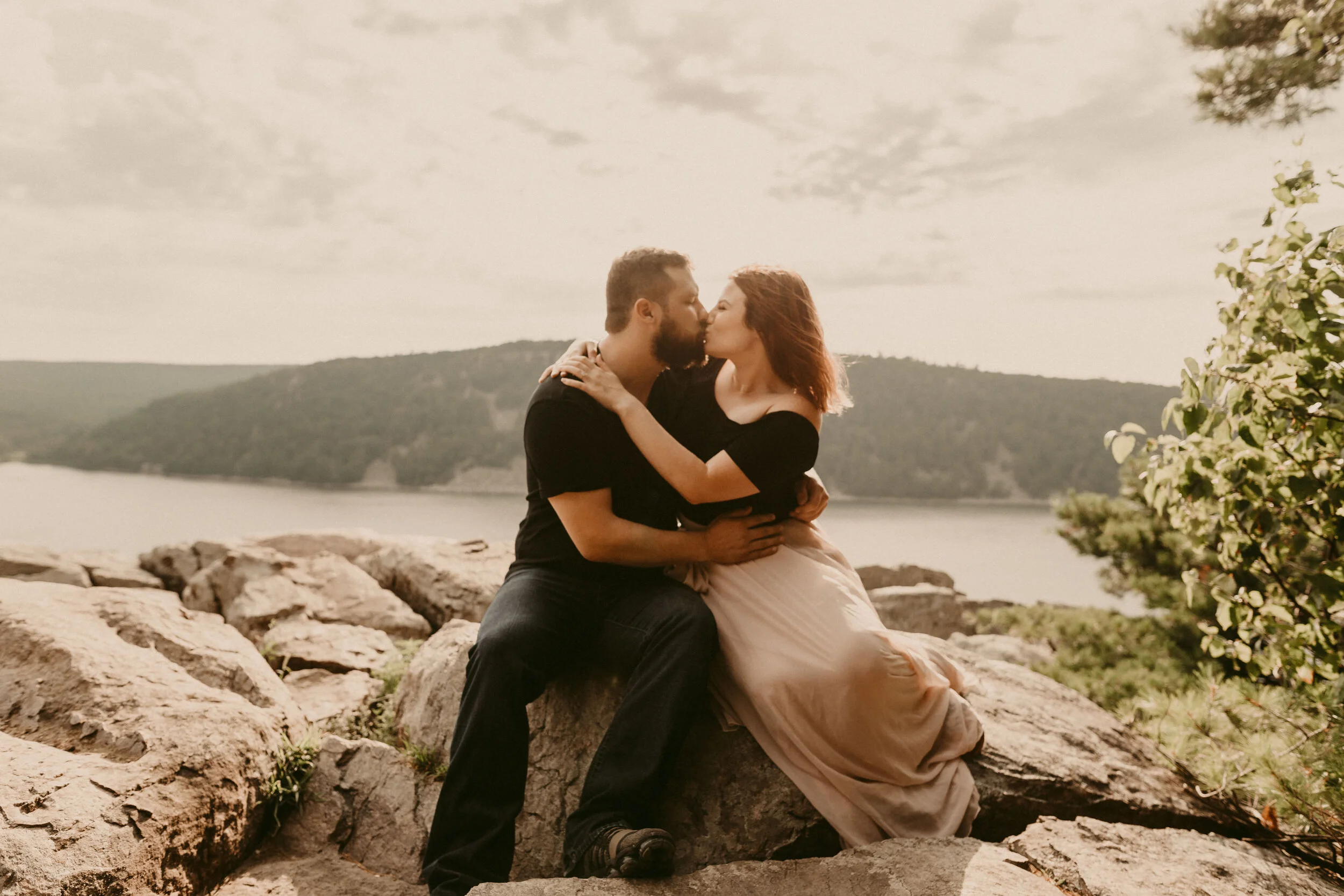 Devil's-Lake-Wisconsin-Engagement-Session-water-couple-session-6.jpg