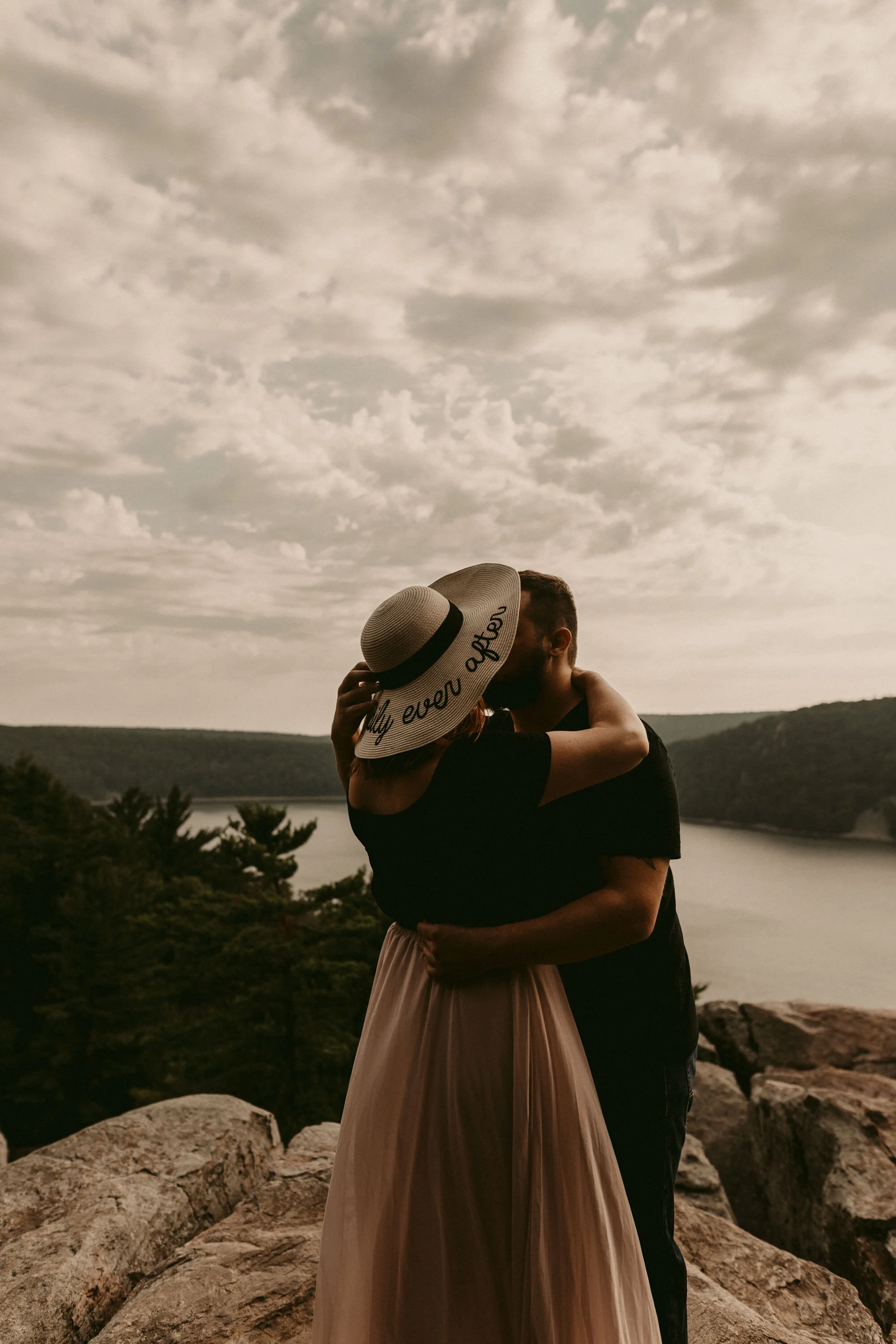 Devil's-Lake-Wisconsin-Engagement-Session-water-couple-session-10.jpg