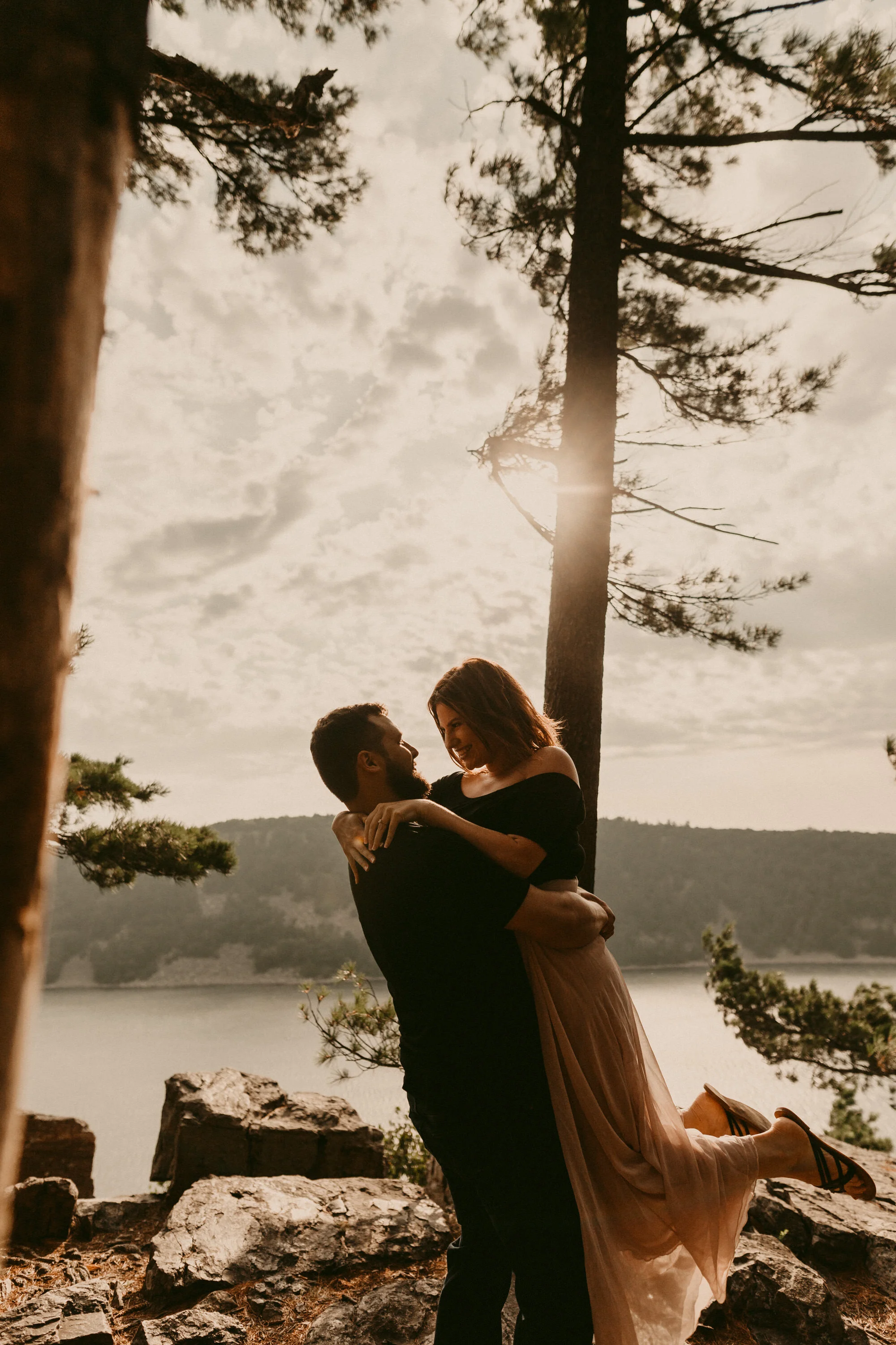 Devil's-Lake-Wisconsin-Engagement-Session-water-couple-session-17.jpg