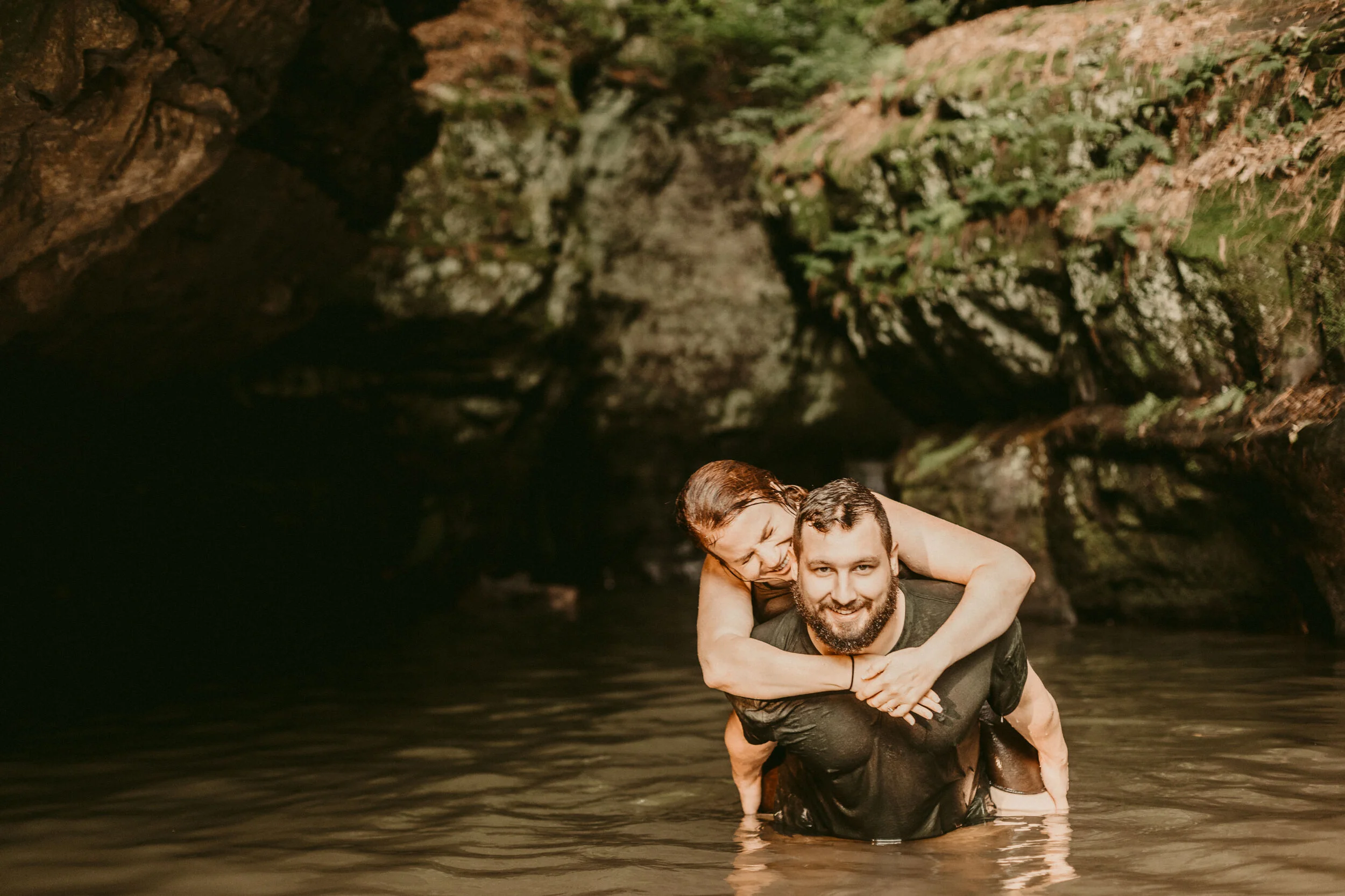 Devil's-Lake-Wisconsin-Engagement-Session-water-couple-session-22.jpg