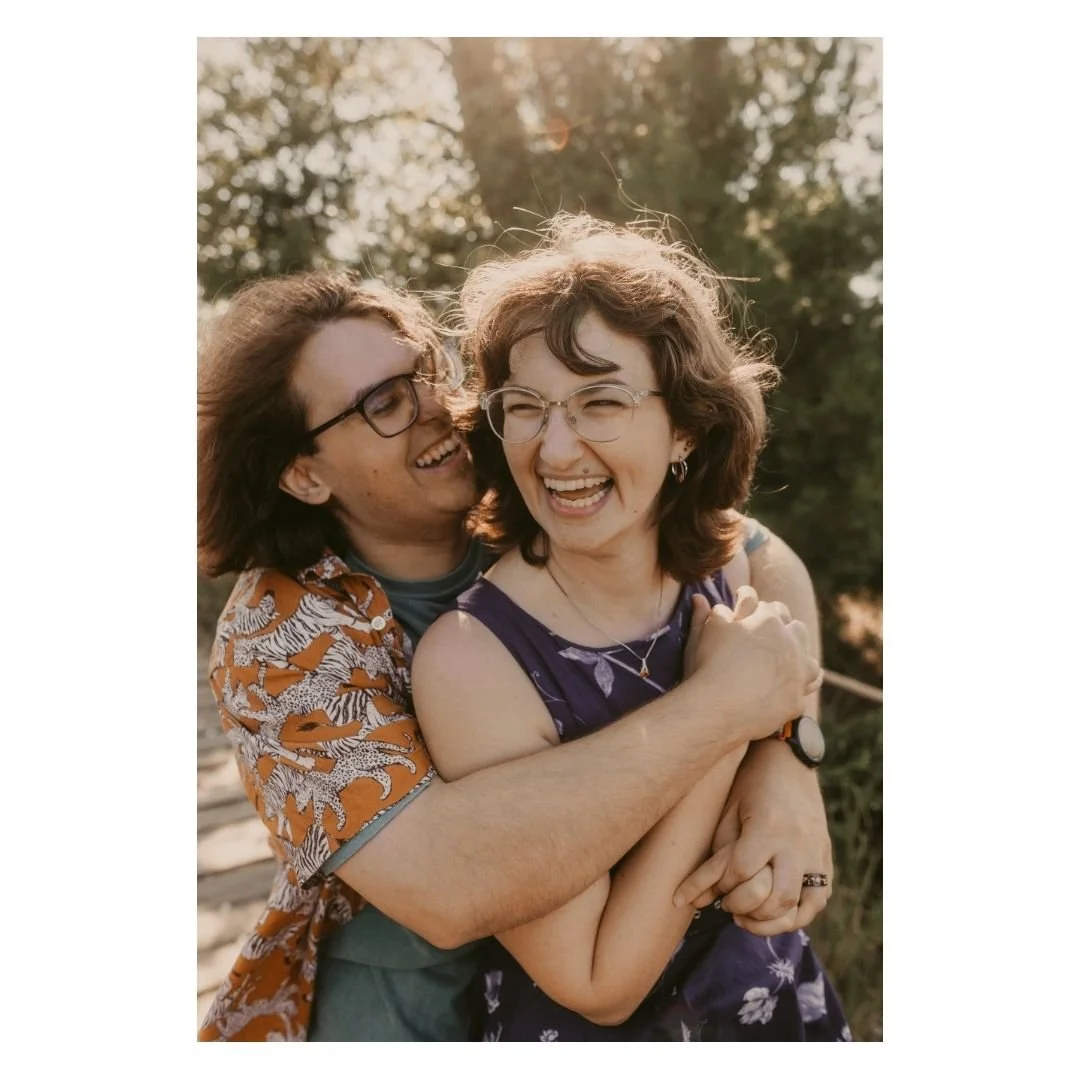 Wind swept hair and happy smiles 
.
.
.
.
.
.
#wisconsinphotographer #wisconsinweddingphotographer #wisconsinengagementphotographer #dirtybootsandmessyhair #kohlerandrae #kohlerandraestateparkengagements