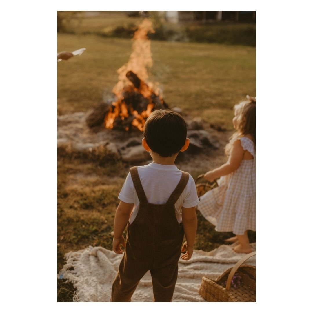 Backyard bonfires and sparklers
.
.
.
.
#wifamilyphotographer #documentaryfamilyphotography #familyphotoshoot #lifestylephotographer
