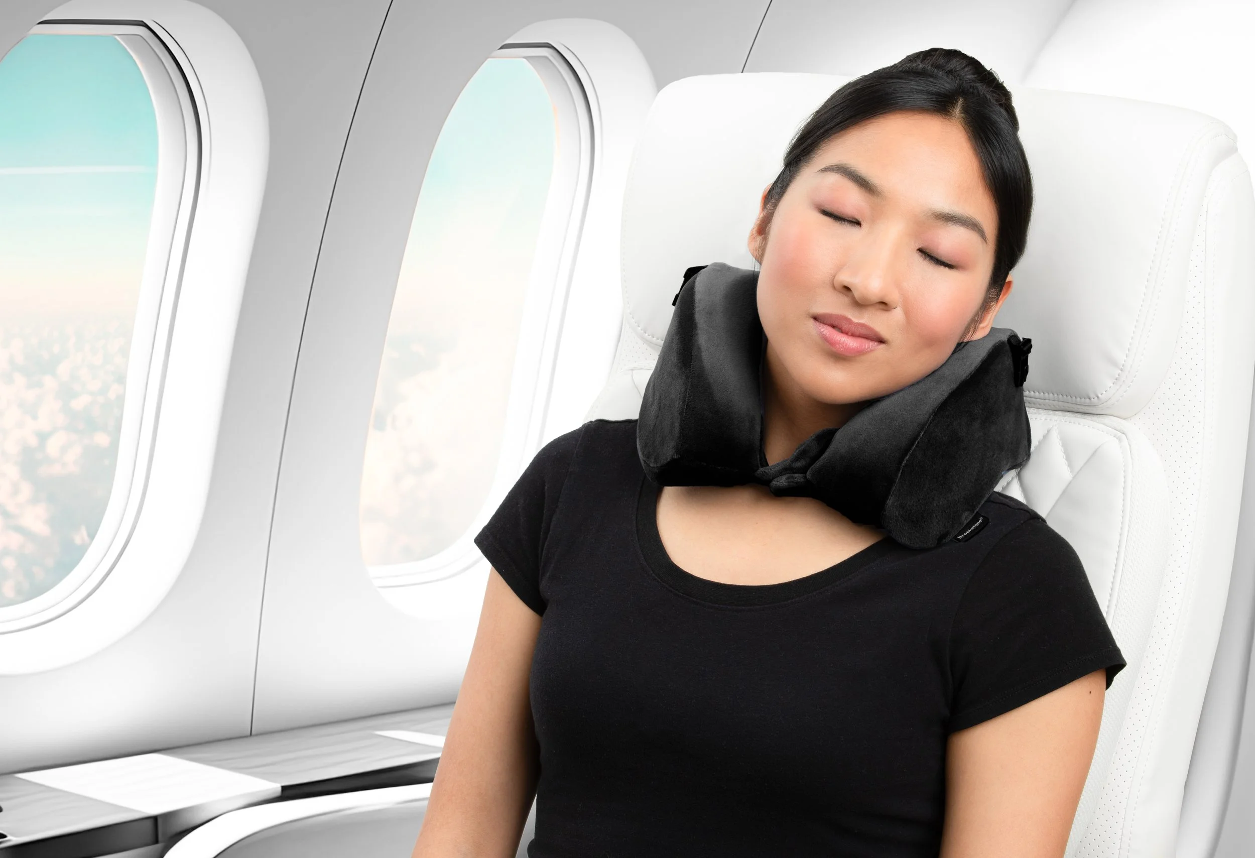 20230719_BROOKSTONE_Shot-8_Airplane-commuter_480-Edit-BLACK.JPG
