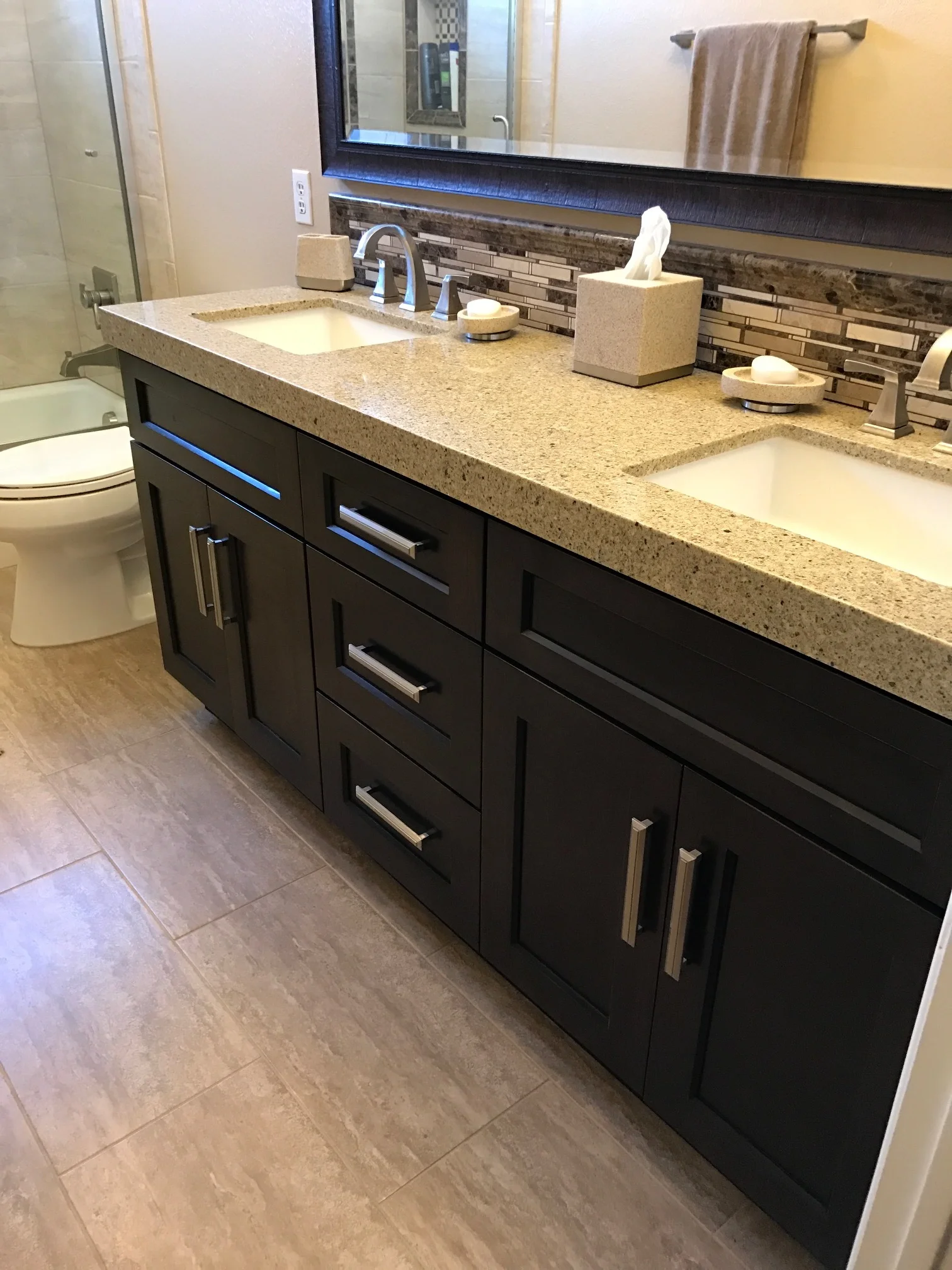  Kid's Hallway Bathroom 