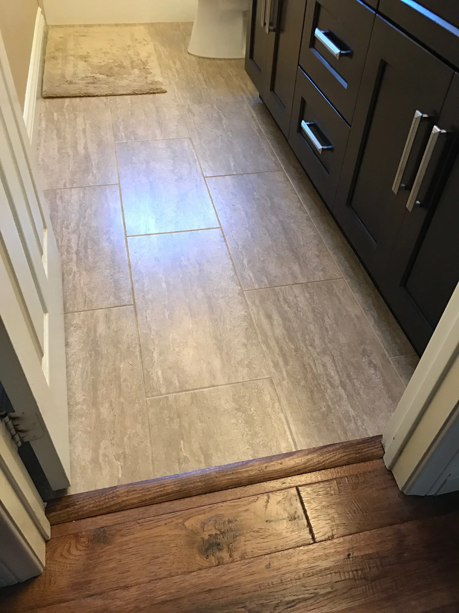  Kid's Hallway Bathroom 