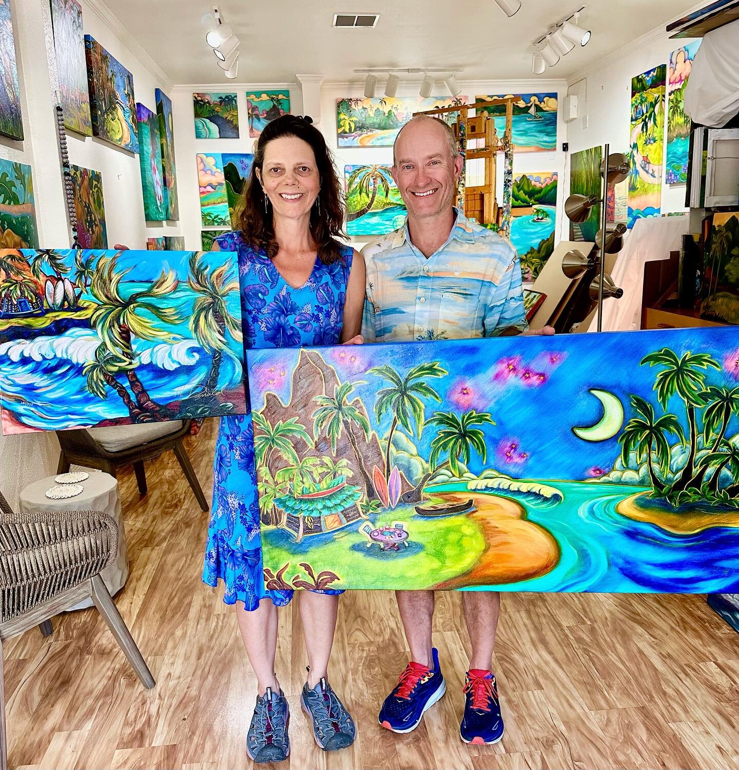 It was a pleasure hosting Lisa and Mark at the Kim McDonald Art Gallery this week!🥂 

If you are on Maui and would like to view the art in person, come down to the Paia Gallery! 

✨Call 808.757.8211 to schedule a showing 😁