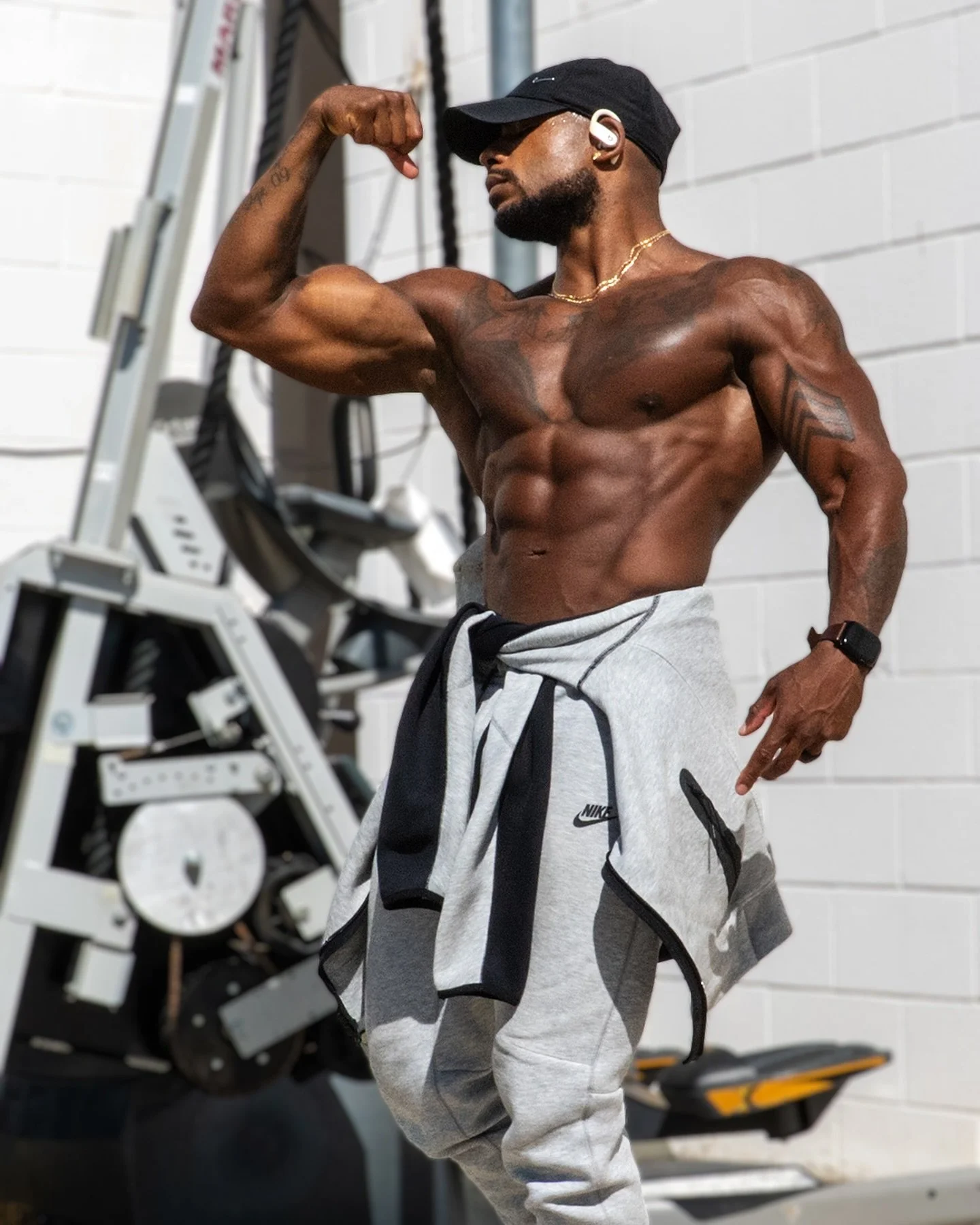 Quote of the day:

A loud voice cannot compete with a clear voice, even if it&rsquo;s a whisper.

➖ Barry Kaufman

👇🏾

A fact changes none based on volume and intensity.

➡️ Be sure of what you want and who you are in this life.

Do that and it won