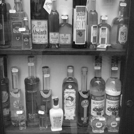 450px-Absinthe_shop-window.jpg