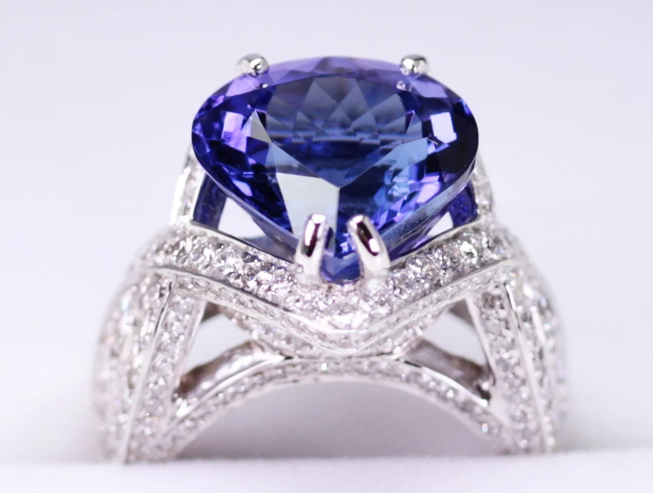 Tanzanite 9.9 Ct Rachels Crown.jpeg