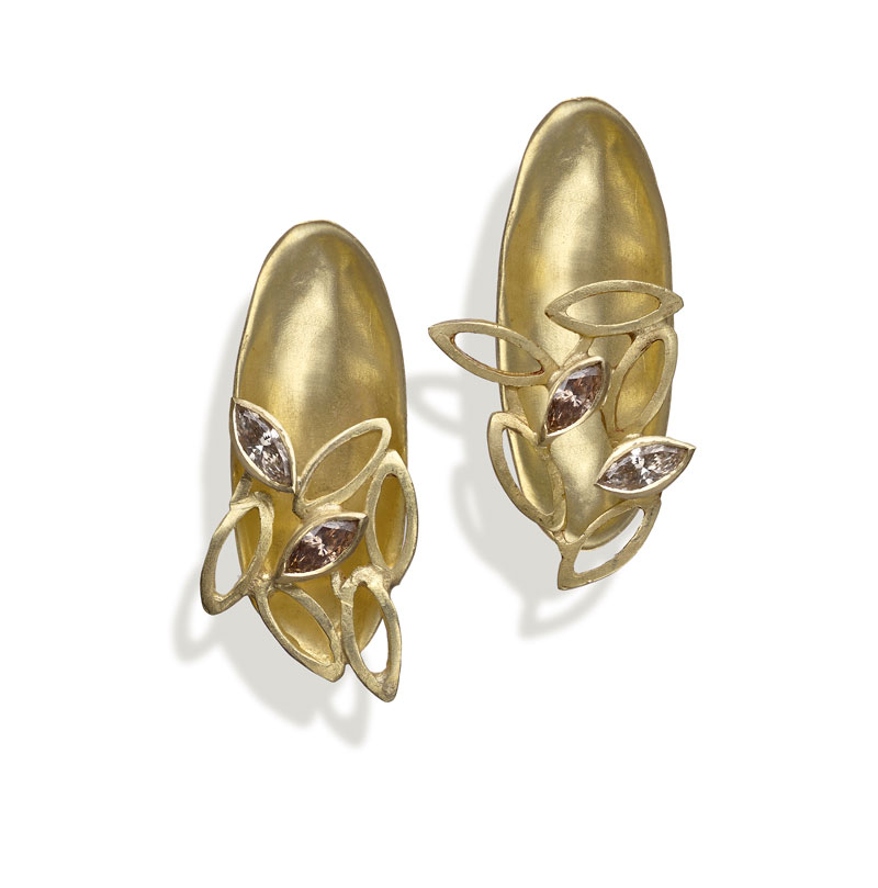 18ct gold cognac diamond earrings