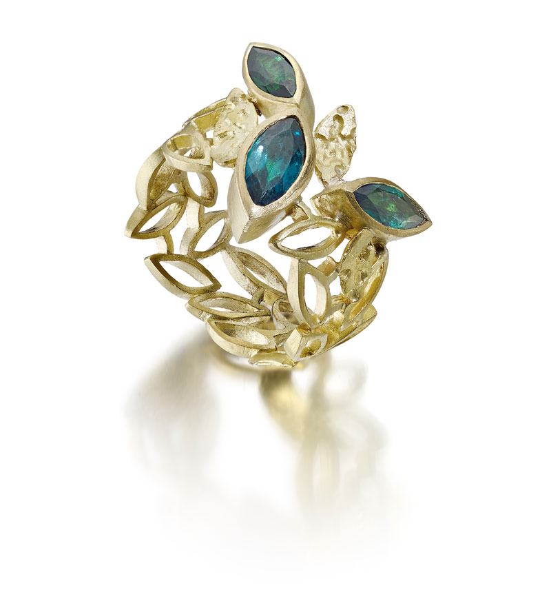 18ct gold ring with indicolite tourmalines