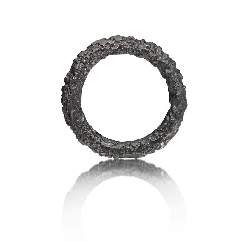 Black rhodium plated etched silver ring