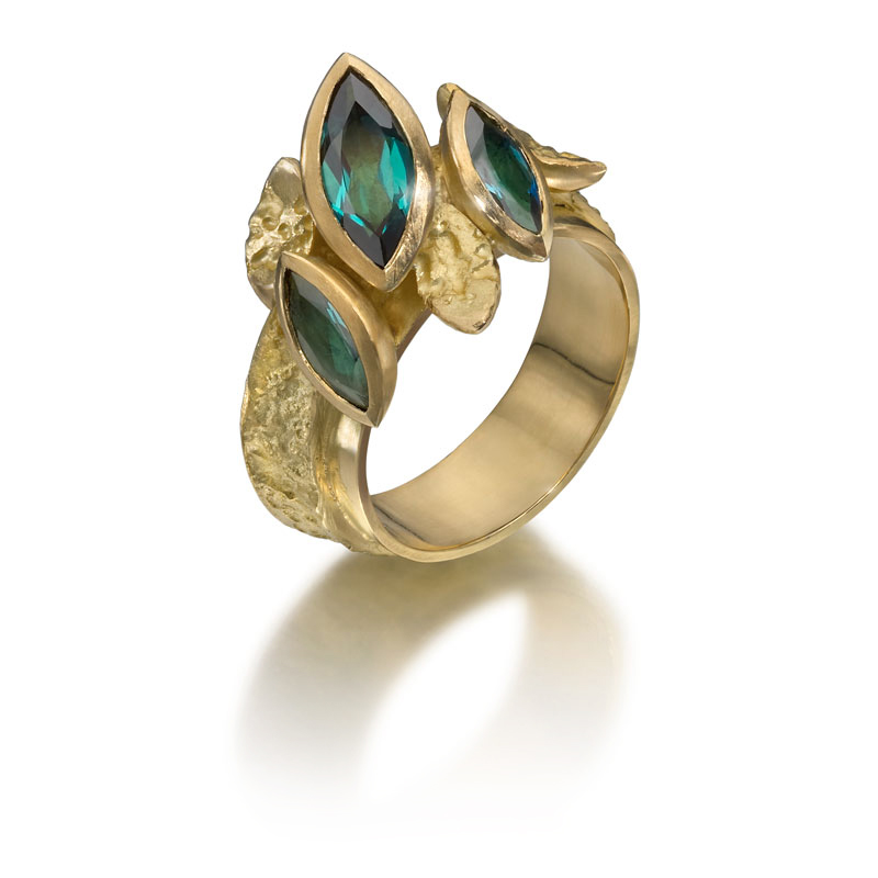18ct gold etched ring with indicolite tourmalines