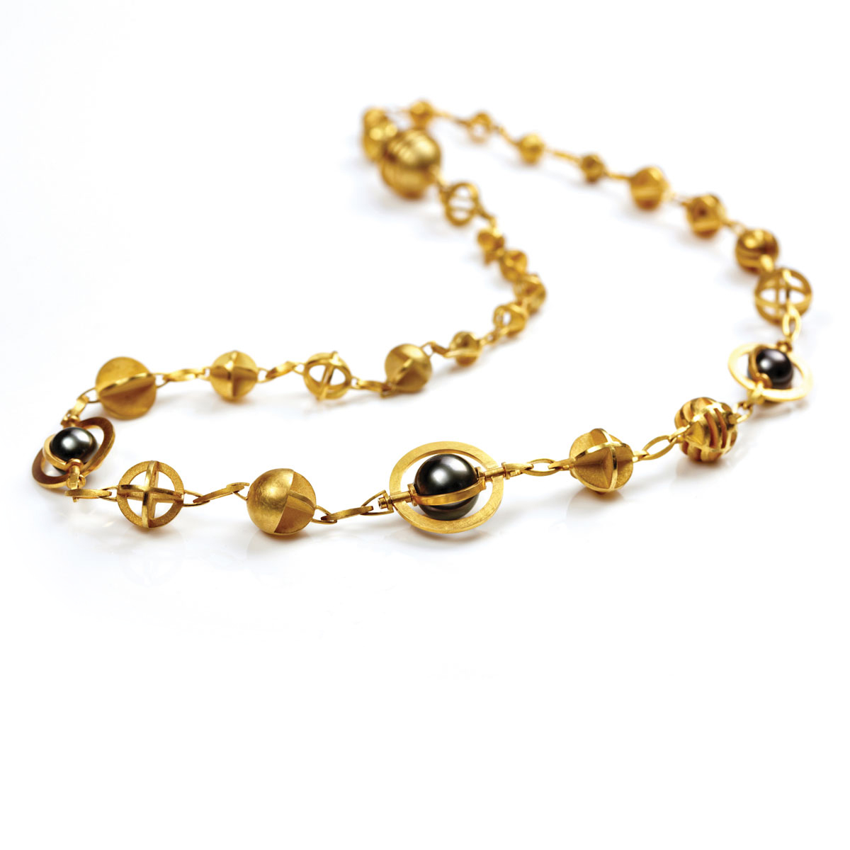 18ct gold necklace with rotating Tahitian pearls